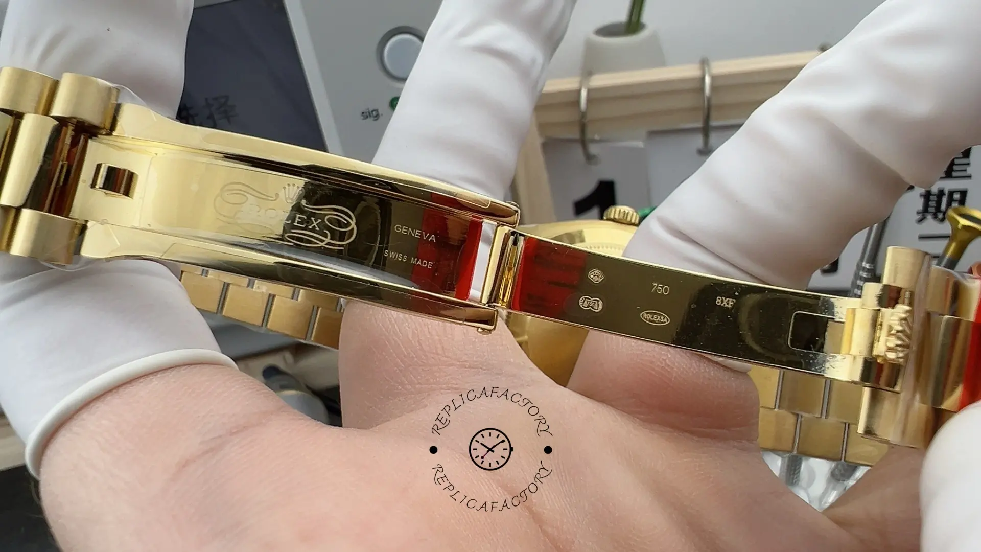 Replica Rolex Day-Date Diamond-Paved Dial 228398TBR-0036 40 Yellow Gold