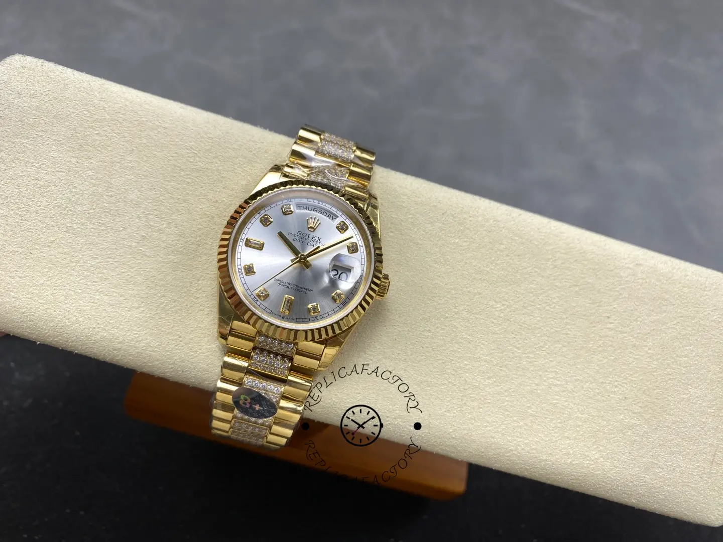 Rolex Day-Date 36 Silver Dial Automatic Men's Watch Replica 128238