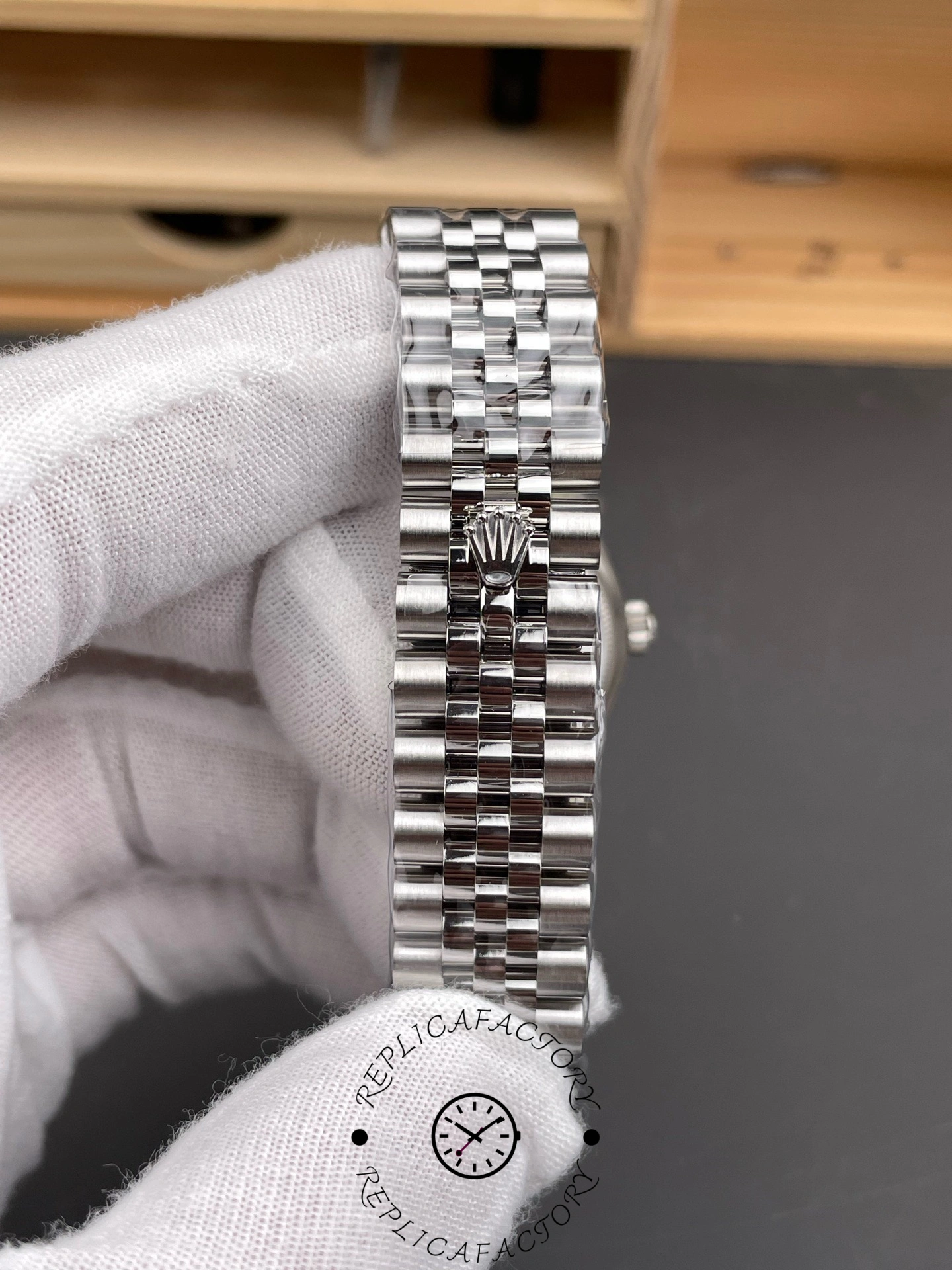 Rolex Datejust 31mm Stainless Steel 278274 0018 Mint Green Index Jubilee