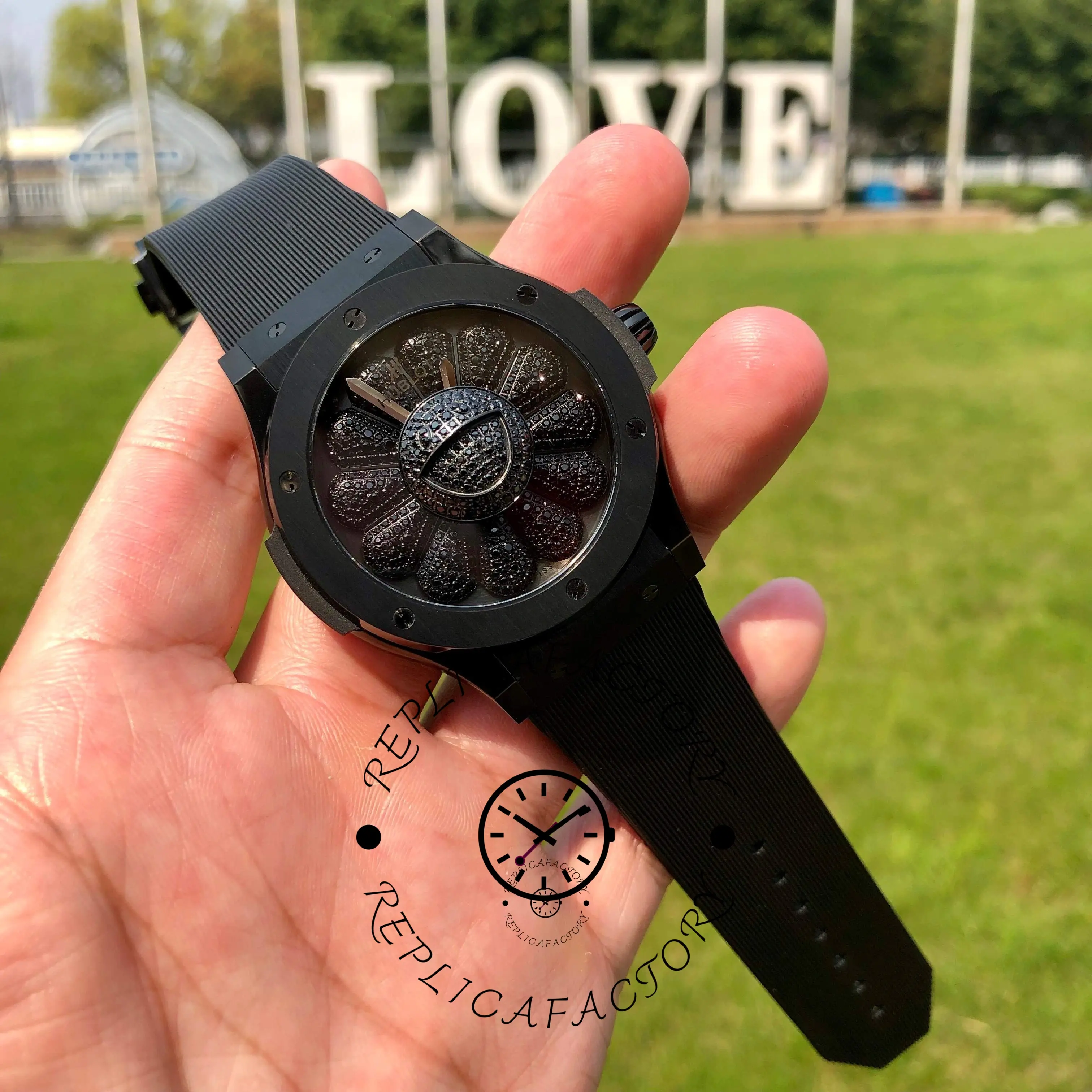 Hublot Classic Fusion 507.CX.9000.RX.TAK21 45mm Mens Watch