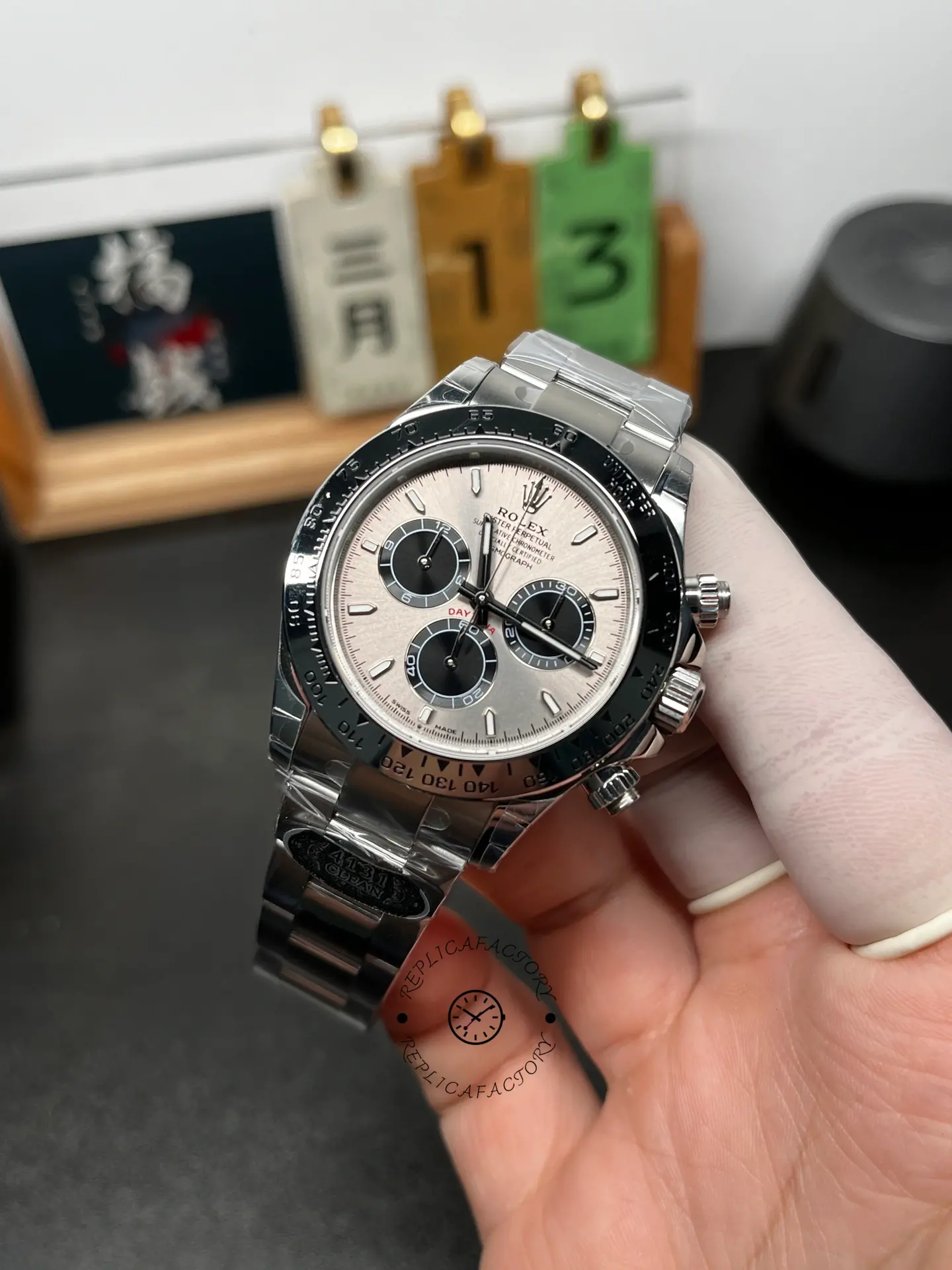 Rolex Cosmograph Daytona 116509 Silver Index Dial 40MM Mens Replica Watch