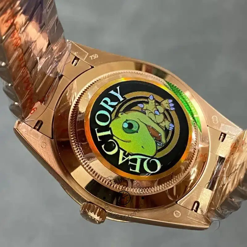 Rolex Day Date in 18 ct Everose Gold M228235 0055 40mm