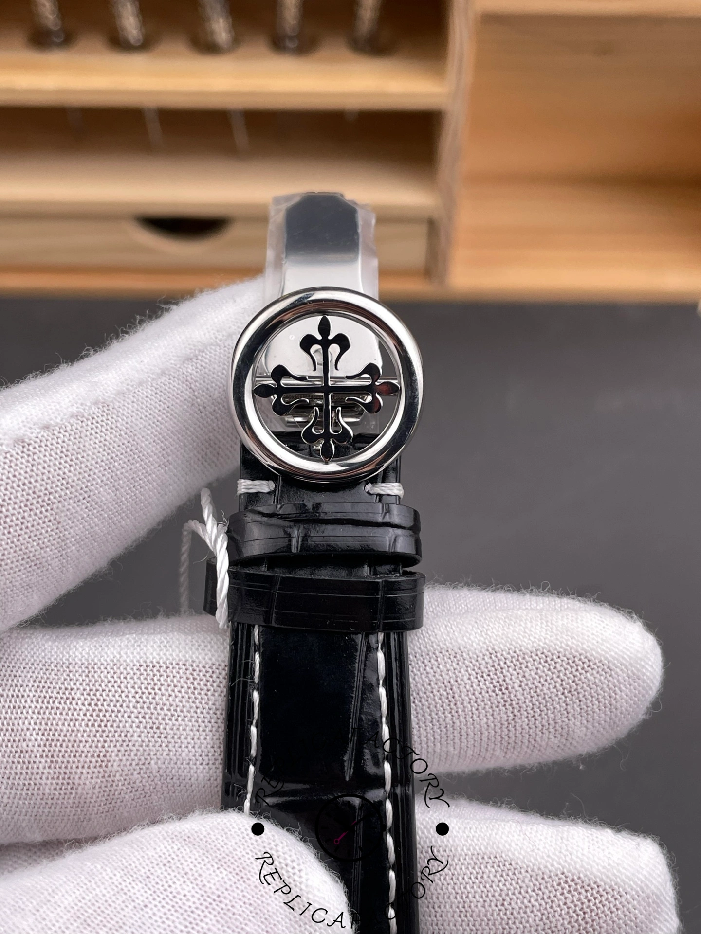 Patek Philippe Calatrava 5153G-001 Date Black Dial 38mm