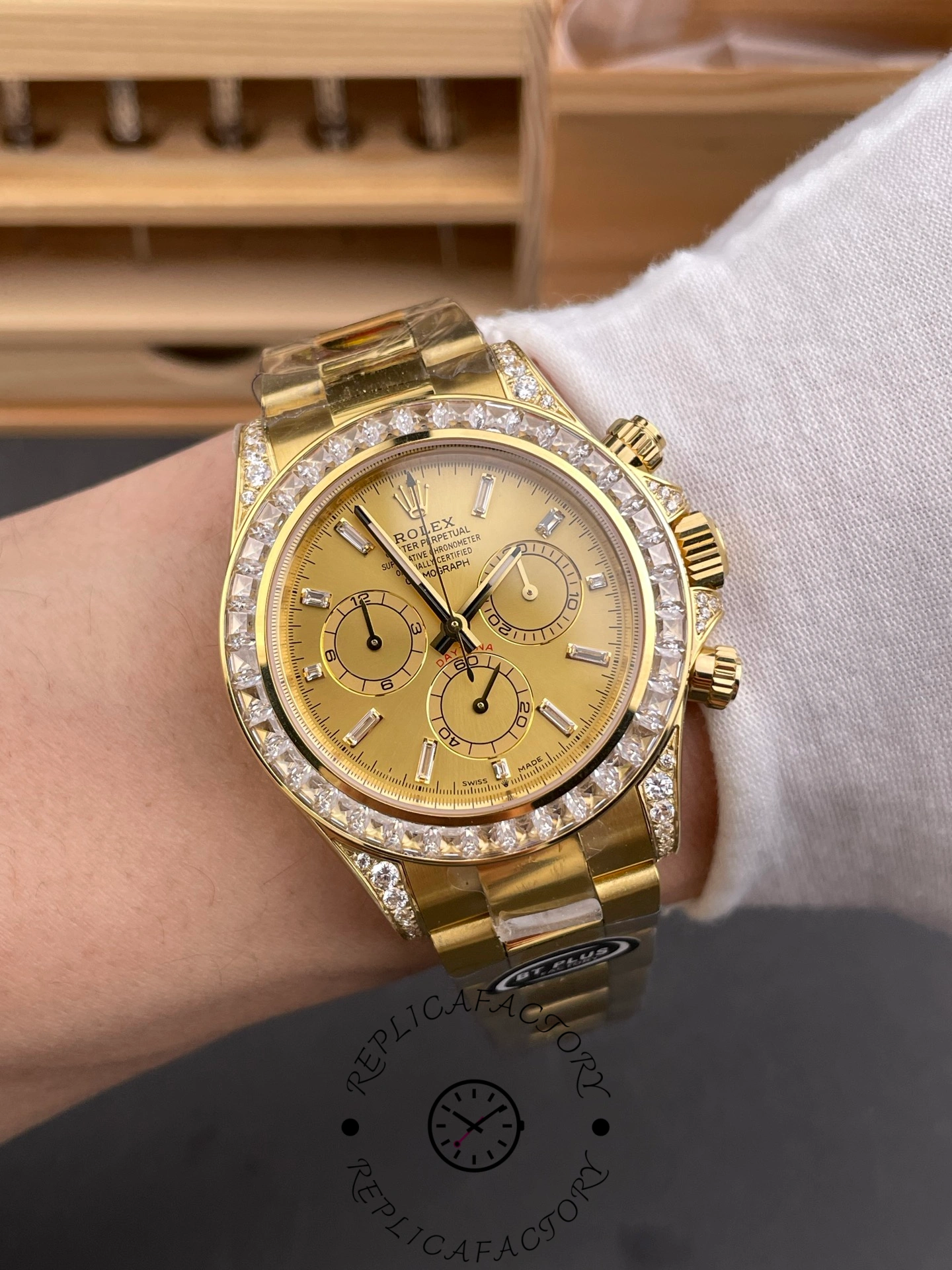 Rolex Daytona Cosmograph Yellow Gold 40mm M126598TBR 0001