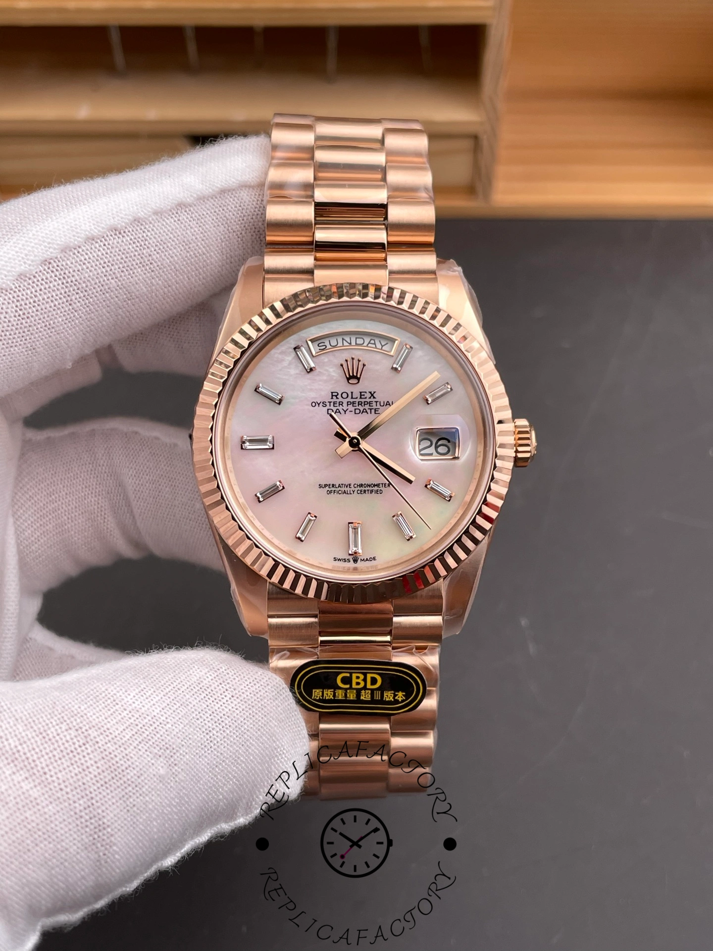 Rolex Day-Date 40mm MOP Dial Men's Watch 228235-0056 Replica