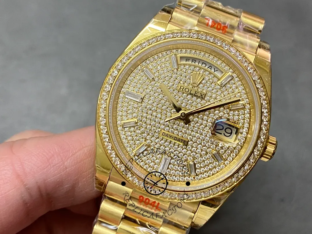 Rolex Day-Date 40 18K Yellow Gold Diamond Paved Dial Diamond m228348rbr 0037