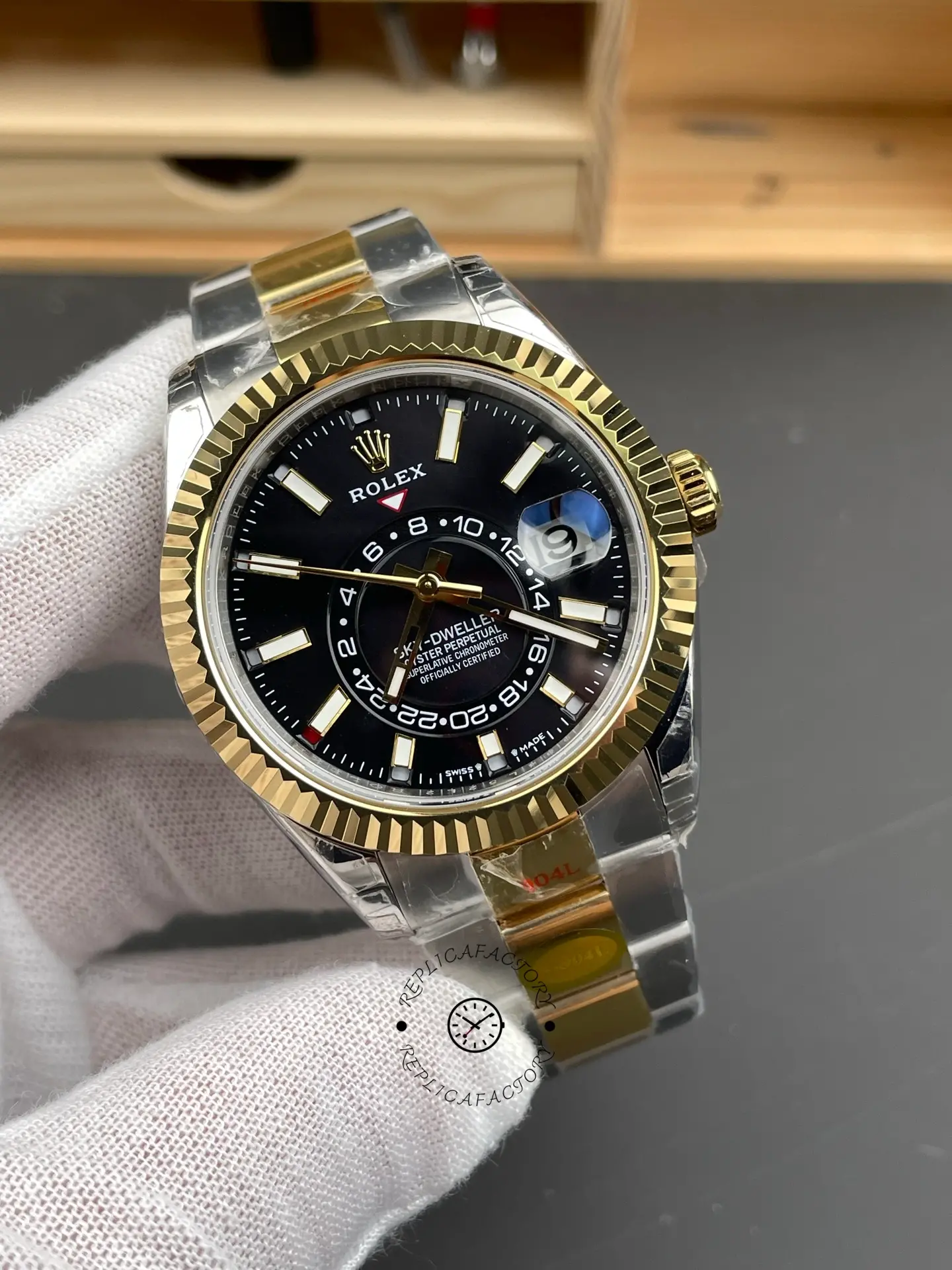 Rolex Sky Dweller 42 Oystersteel and Yellow Gold M336933 0004 Men's Watch