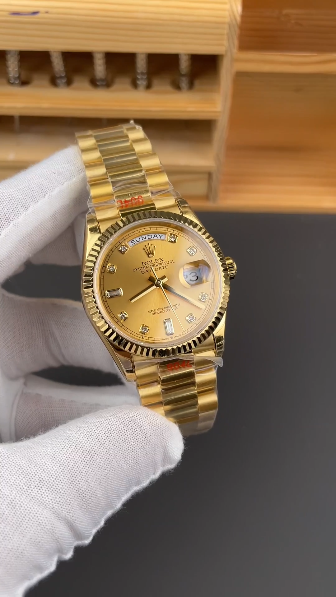 Rolex Day-Date 128238 0008 Fluted Bezel Champagne Diamond Dial 36MM Unisex Replica Watch
