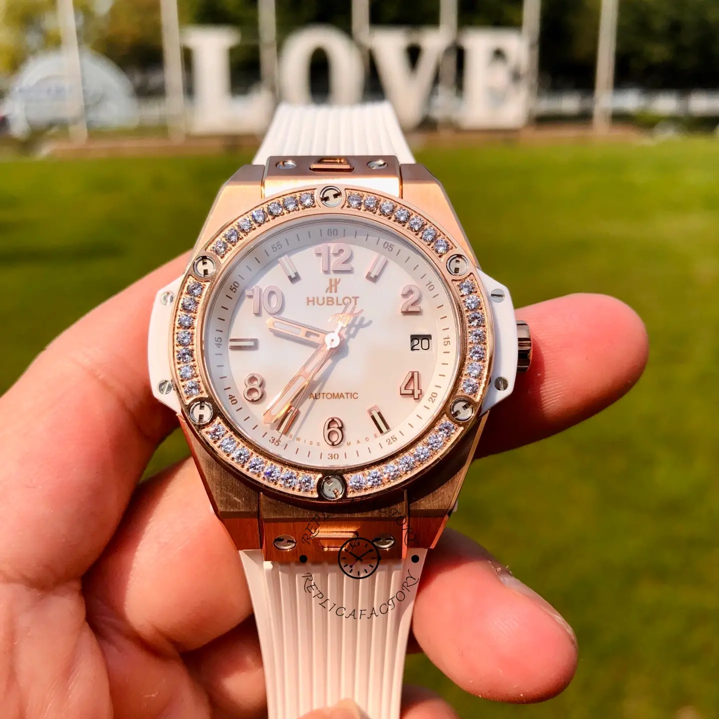 1:1 Clone Hublot Big Bang 465.OE.2080.RW.1204 One Click 39 Diamond-Set