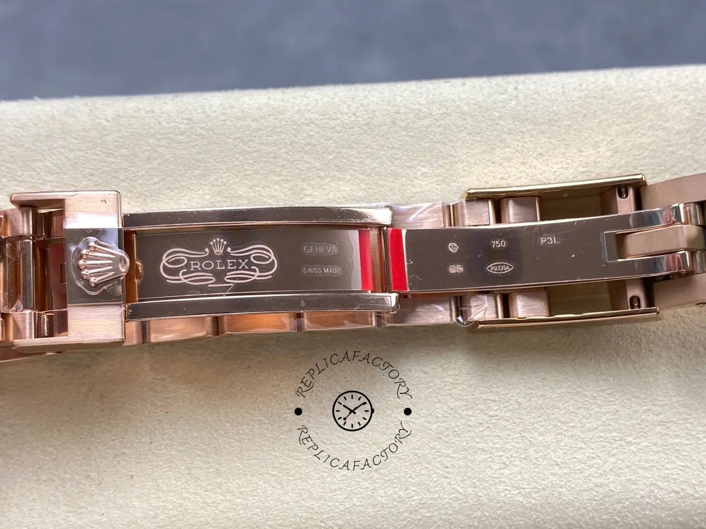 2025 Rolex GMT Master II 18k Everose Gold M126715CHNR 0002 Replica