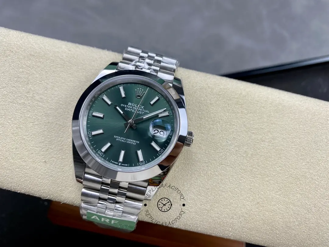 Rolex DateJust 41mm m126300 0020 Oystersteel Jubilee Mint Green Dial