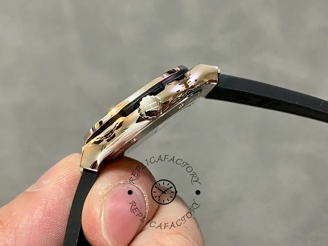 Hublot Classic Fusion 581.NX.1171.LR.1104 crown side close-up, polished crown and case edge finish.