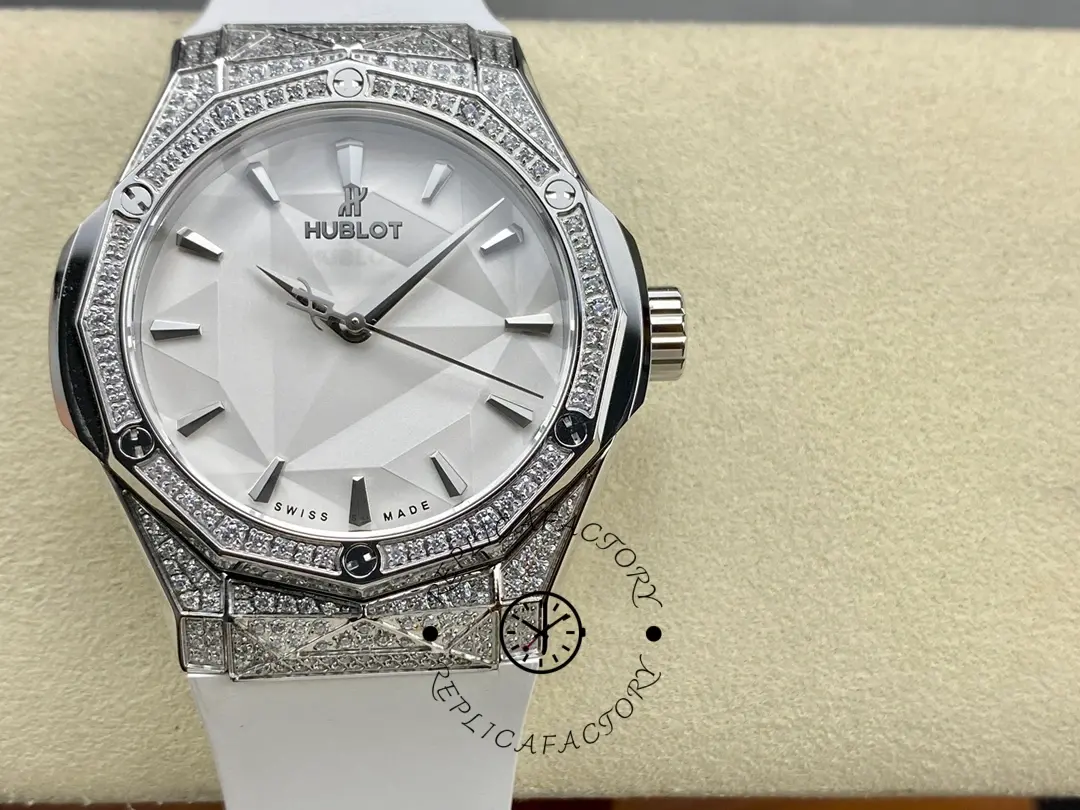 Front close-up of Hublot Classic Fusion 550.NS.2200.RW.1604.ORL20 highlighting markers, hands, and diamond bezel.