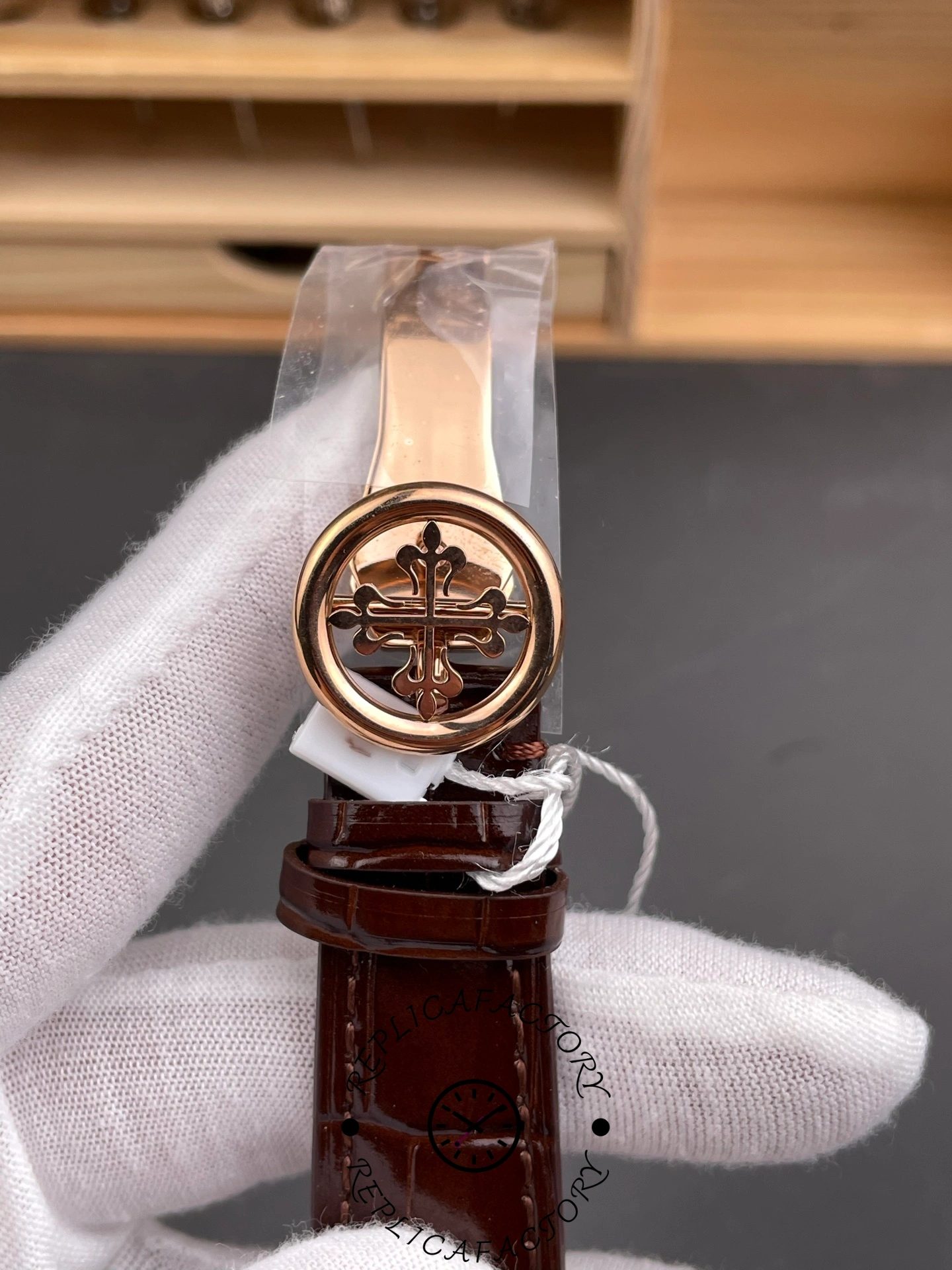 Patek Philippe Calatrava 5153R-001 Date Black Dial 38mm