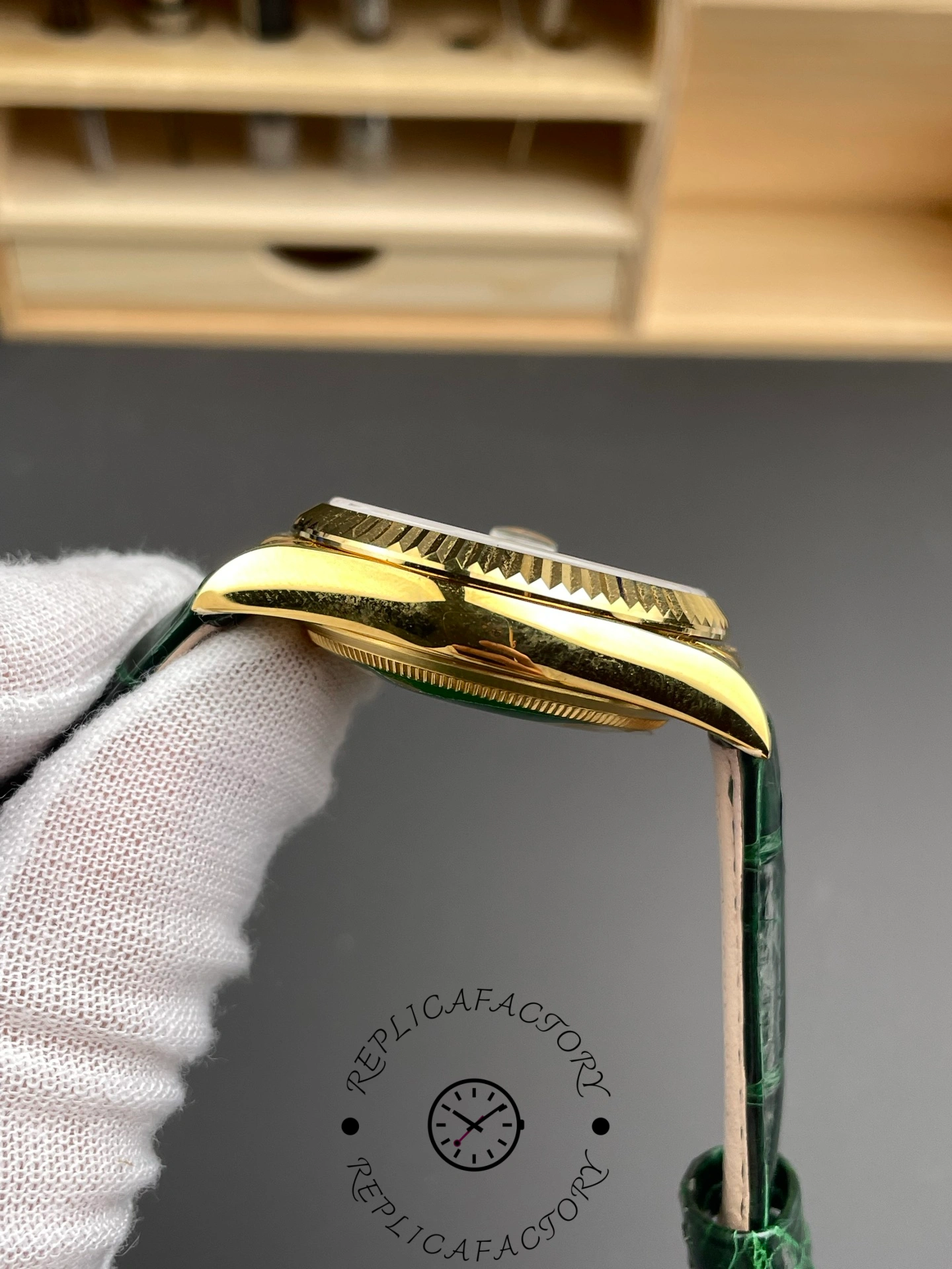 Rolex Day Date 36 Green Dial Solid 18k Yellow Gold 118138 0003