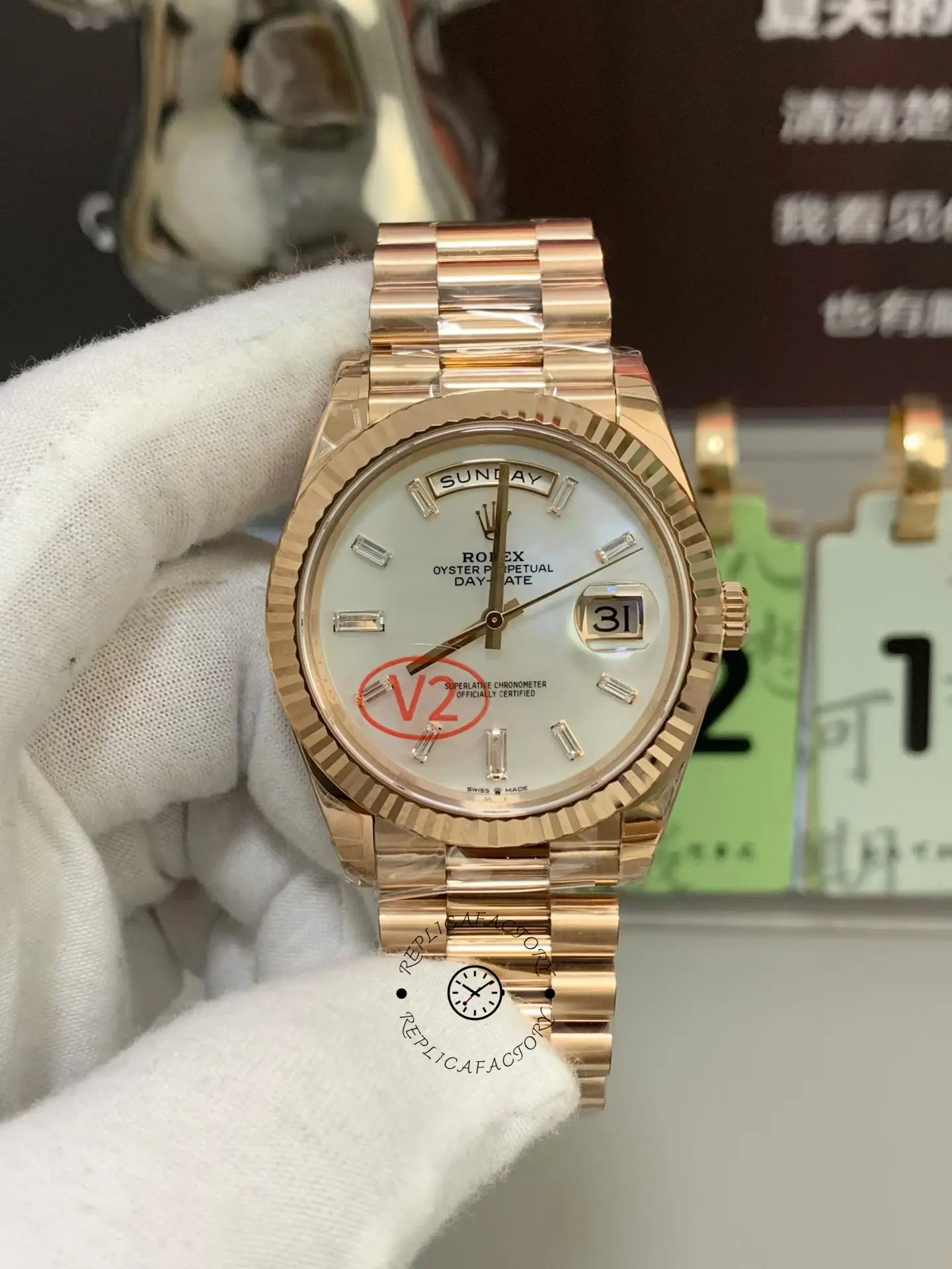 Rolex Day-Date 40mm MOP Dial Men's Watch 228235-0056 Replica