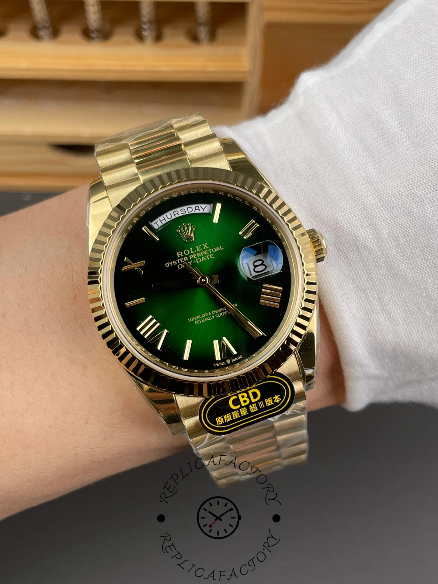 Rolex Day Date 36mm Fluted Bezel Green Ombre Dial President Bracelet m128238 0118
