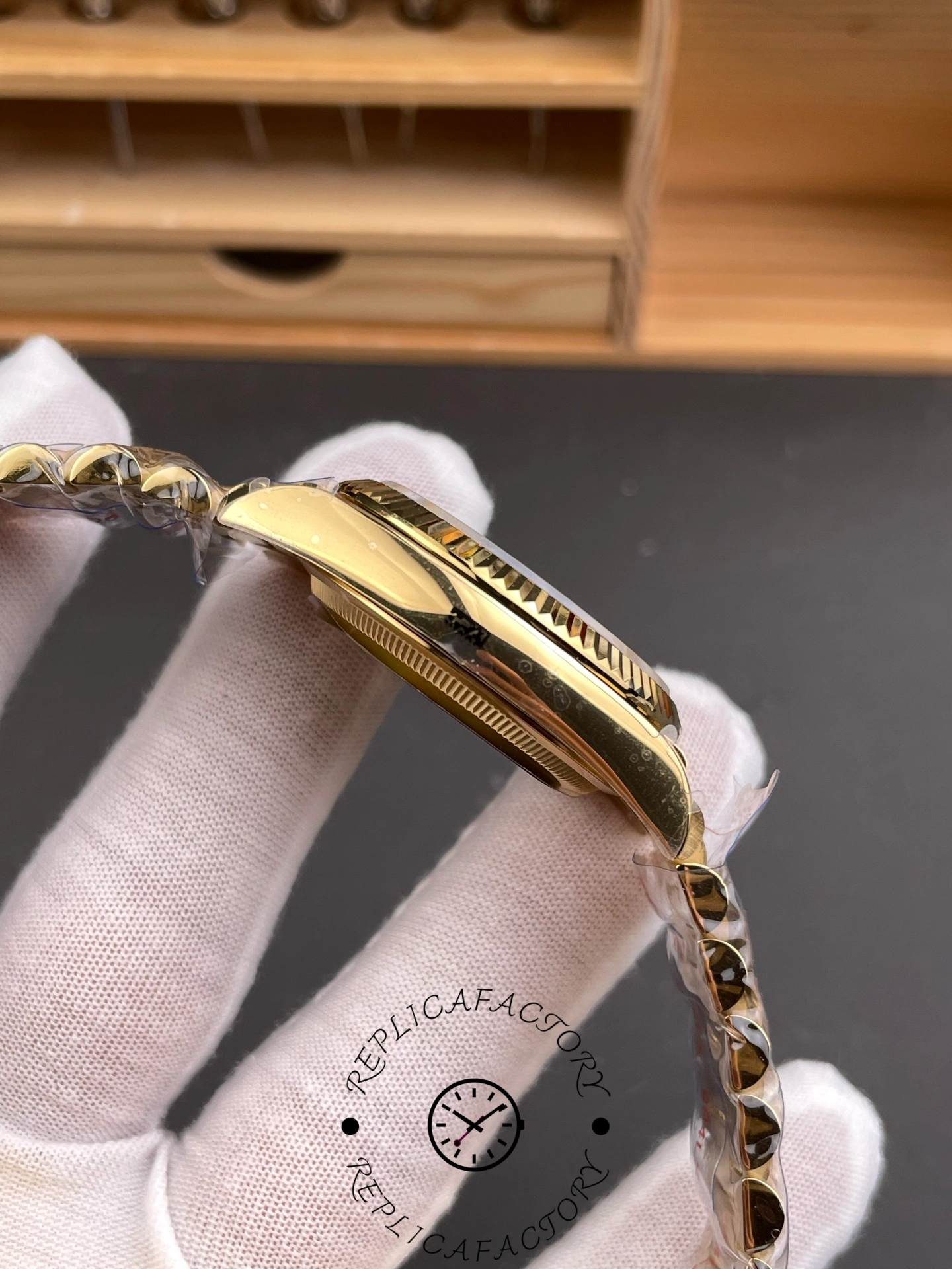 Rolex Day-Date 36mm Yellow Gold 128238
