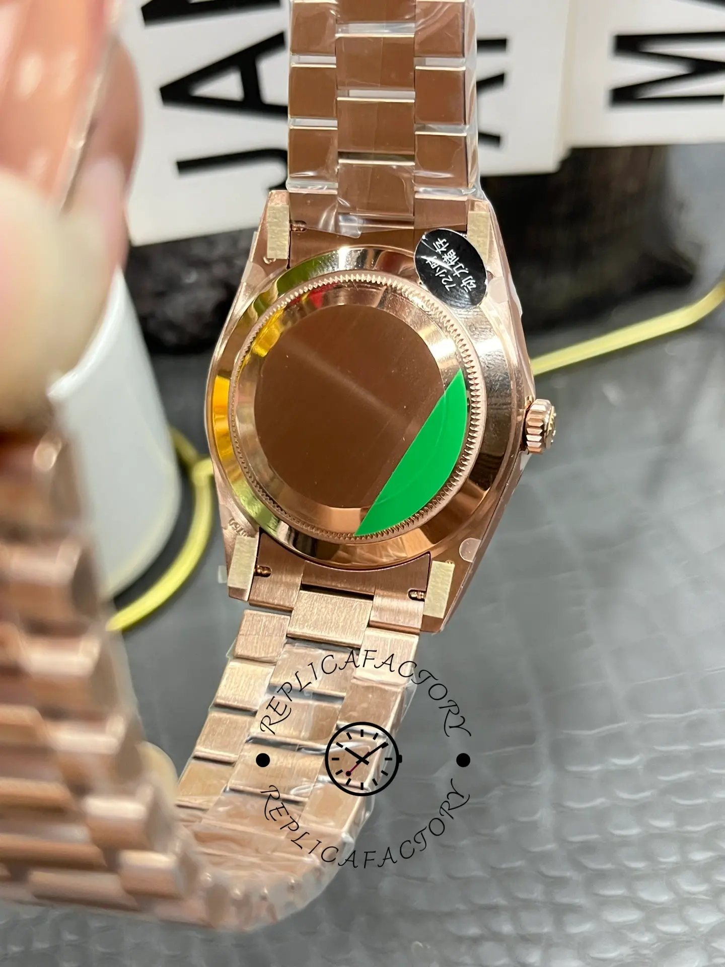 Rolex Day Date 40 18kt Everose Gold Rolex President Chocolate Dial m228235 0003