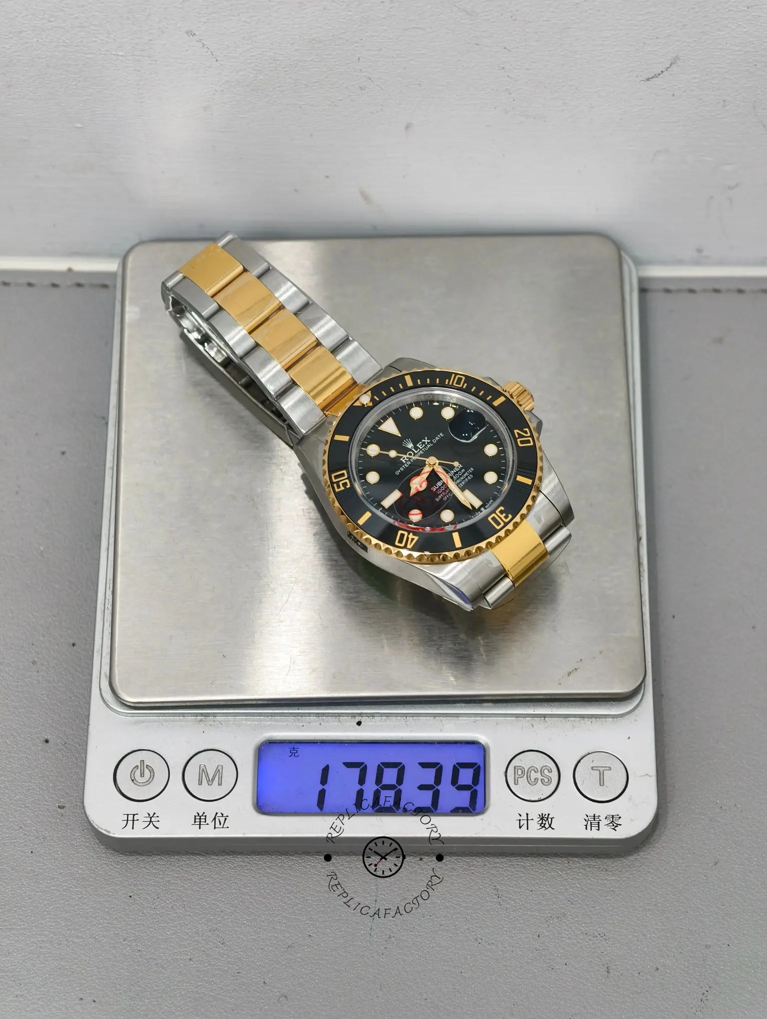 Rolex Submariner Date 116613 Stainless Steel Case Black Dial 40mm Mens Replica Watch