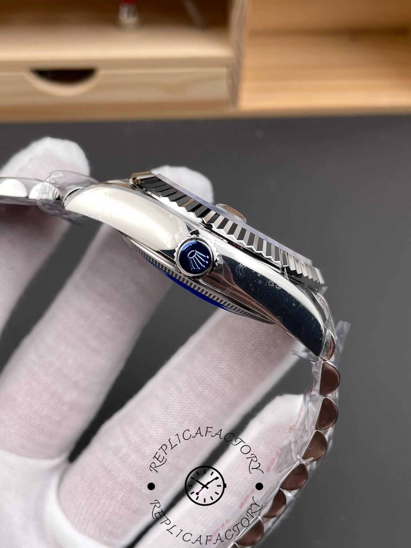 Rolex Sky Dweller 42 White Gold Fluted Bezel 336934 0002 Men's Watch
