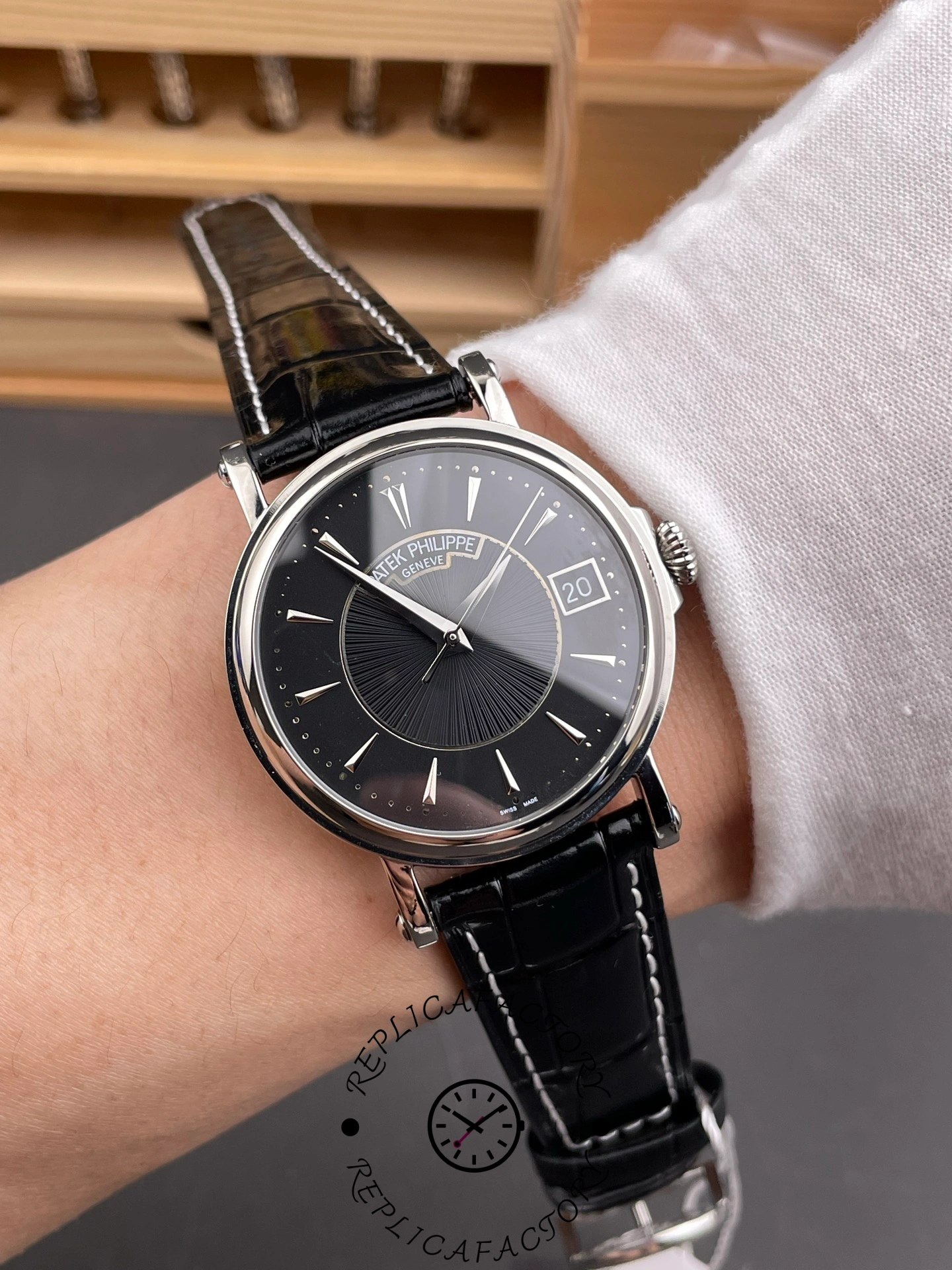 Patek Philippe Calatrava 5153G-001 Date Black Dial 38mm