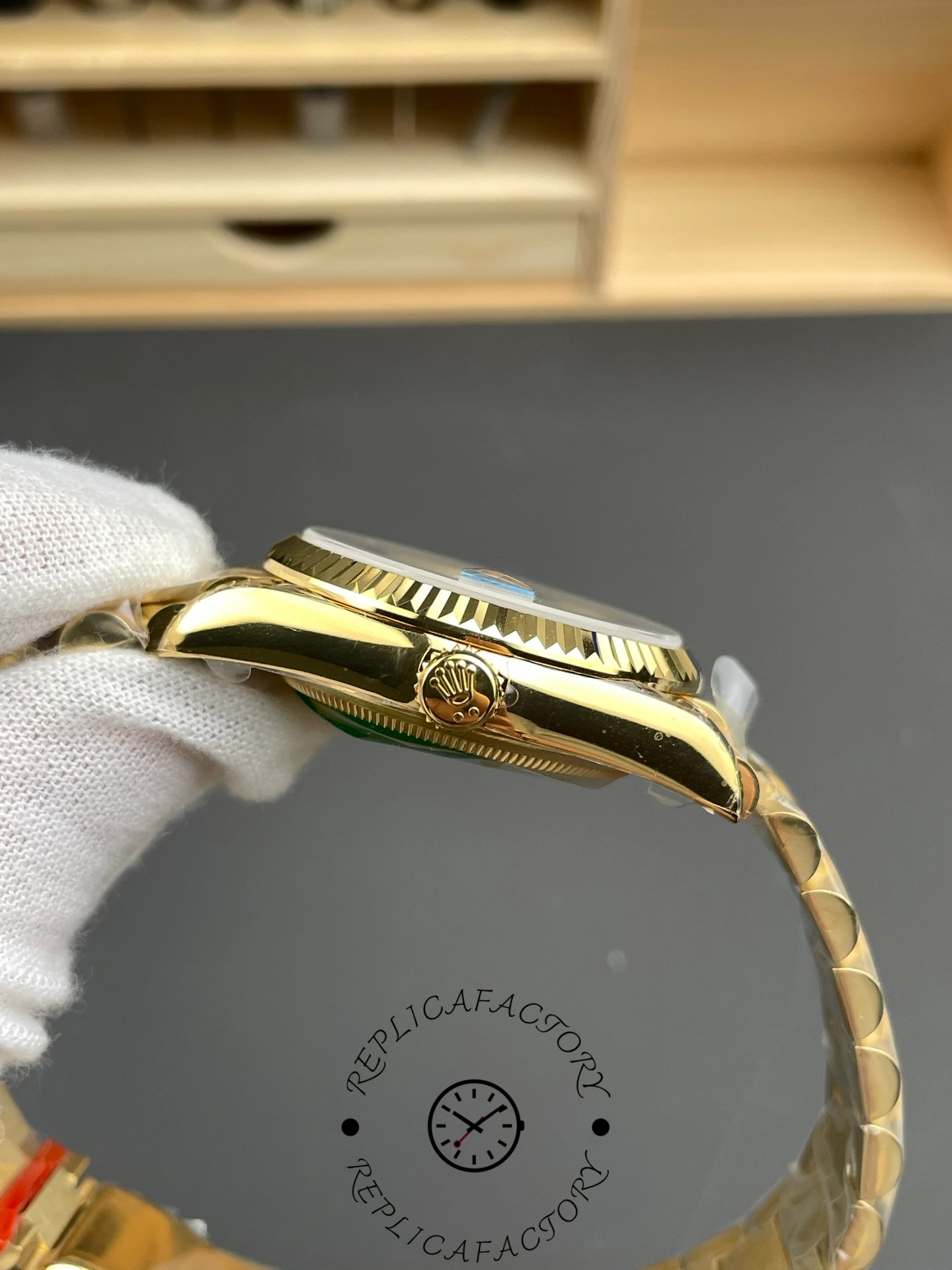 Rolex Day-Date 128238 Fluted Bezel Turquoise Diamond Dial 36MM Unisex Replica Watch