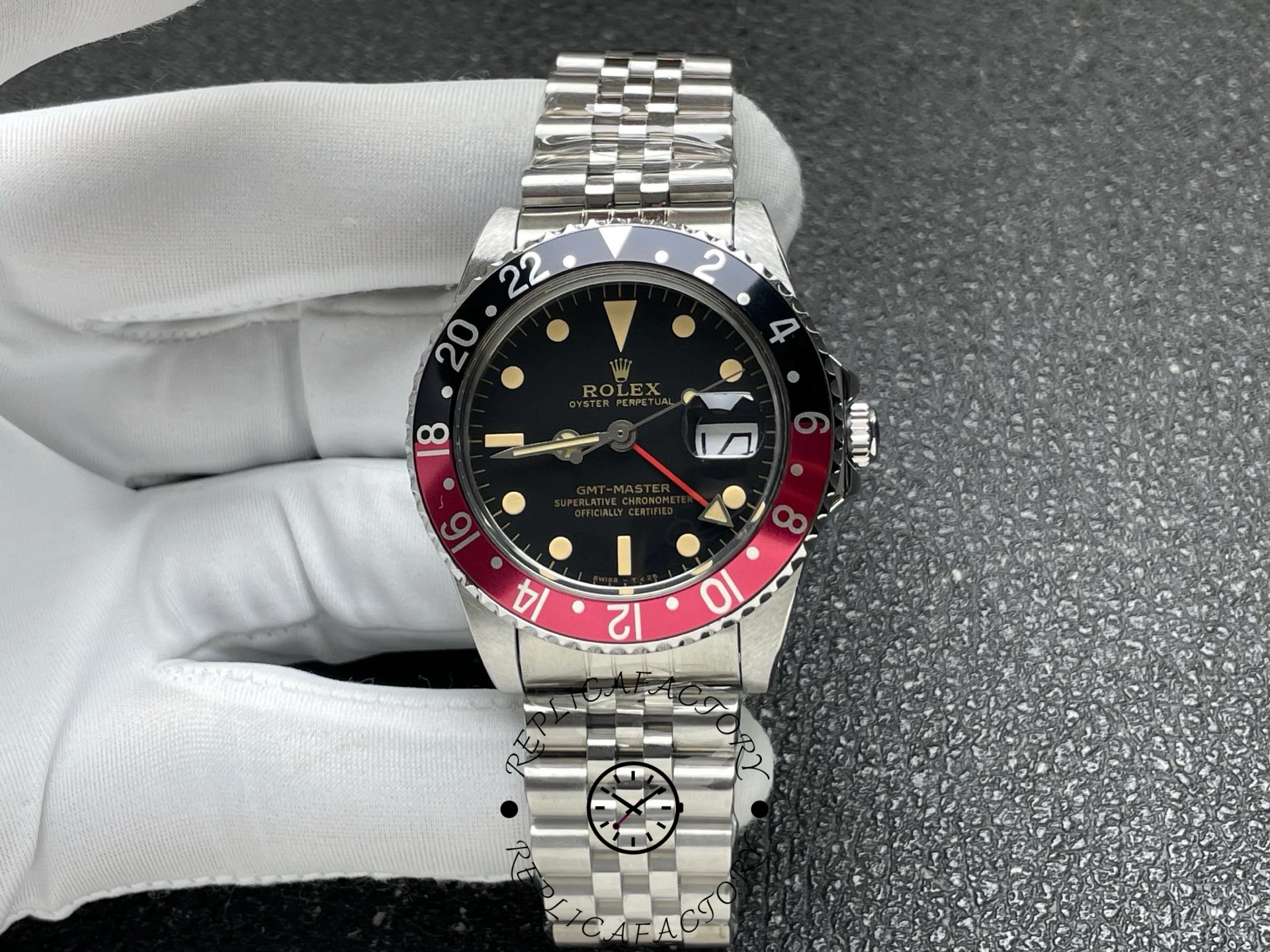 Rolex GMT-Master II Fat Lady Coke 16760 40mm Red Black Bezel
