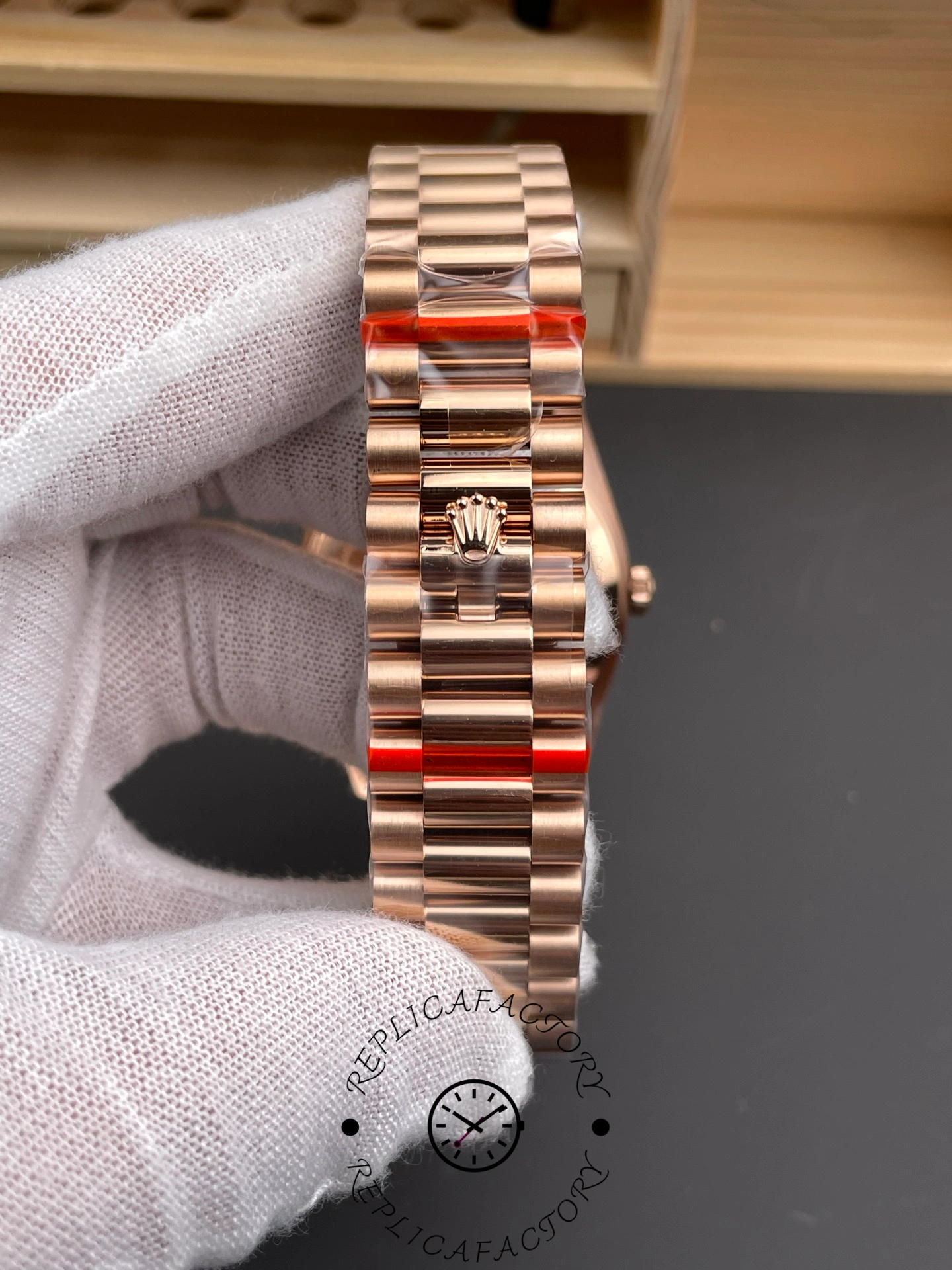 Rolex Day Date 40 18kt Everose Gold Rolex President Chocolate Dial m228235 0003