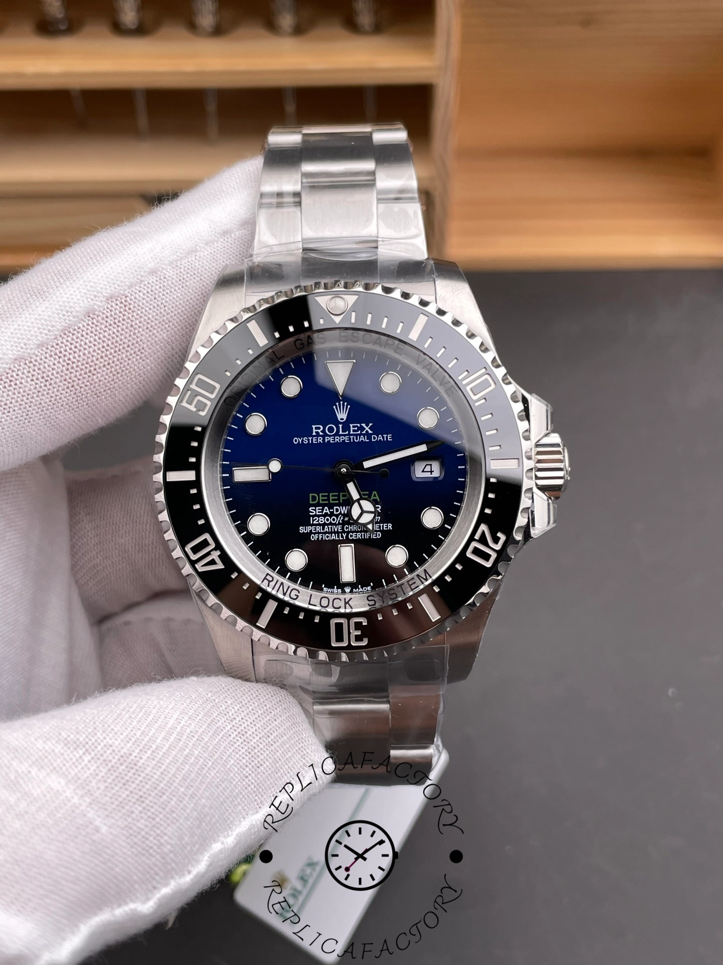 Rolex Sea-Dweller Deepsea 136660 0005 Stainless Steel Black Blue Dial 44MM Mens Replica Watch