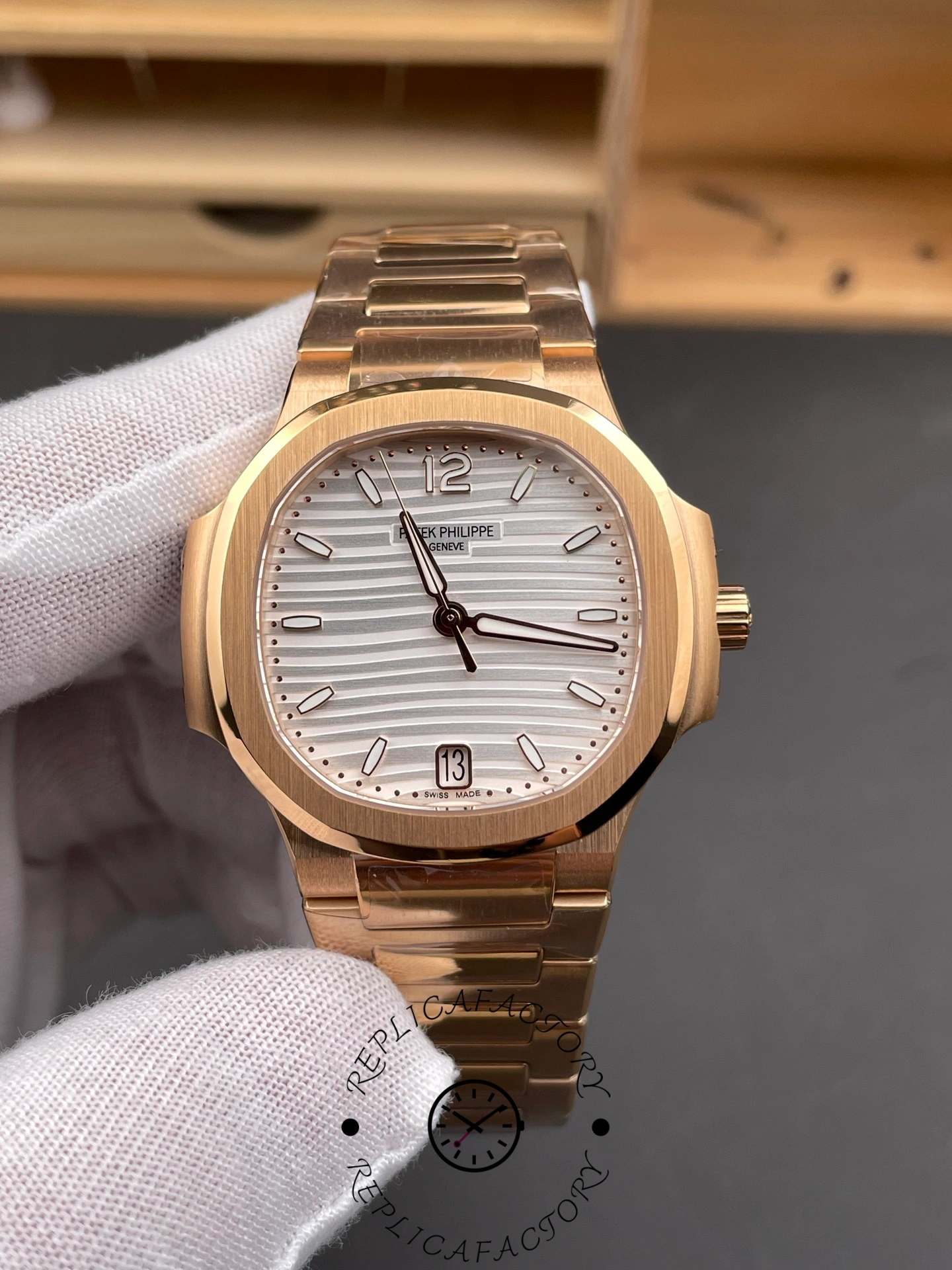 Replica Patek Philippe Nautilus 7118 1R 001 40mm Mens Watch