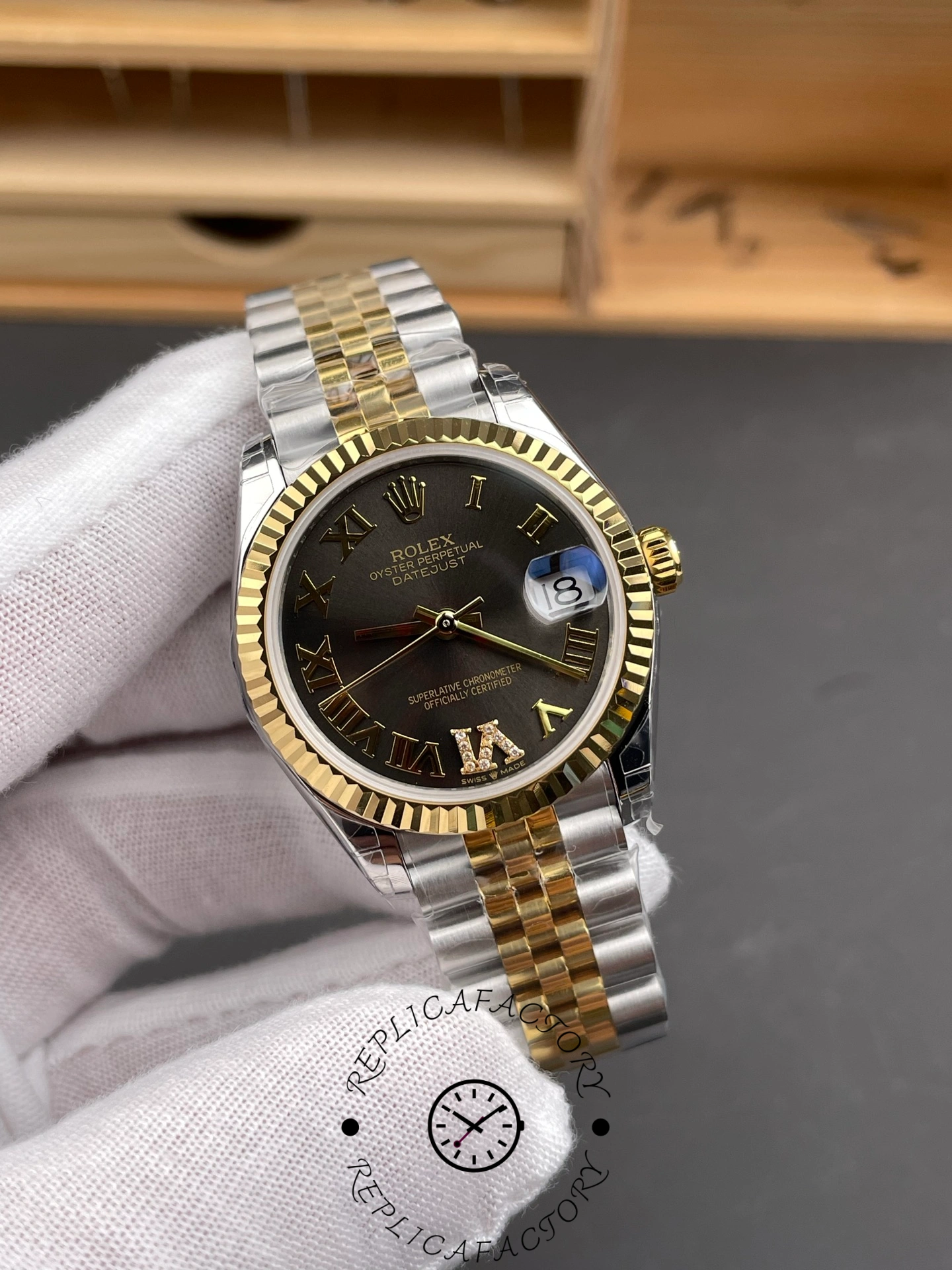 Rolex Datejust 31mm Stainless Steel and Yellow Gold 278273 0018 Grey VI Roman Jubilee