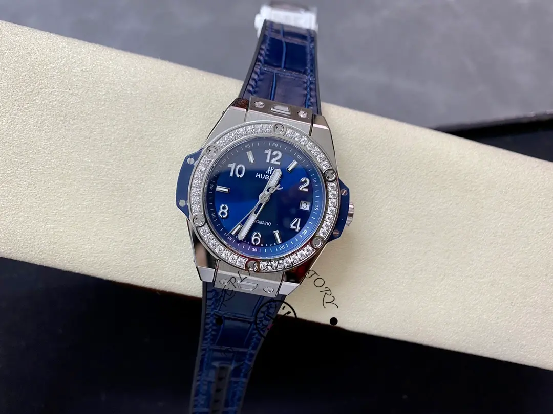 Three-quarter view of Hublot Big Bang One Click 465.SX.7170.LR.1204 on display cushion.