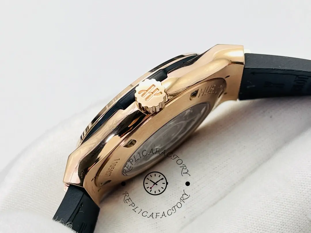 Hublot Classic Fusion 542.OX.1181.LR.1704 side profile, slim case edge and crown silhouette.