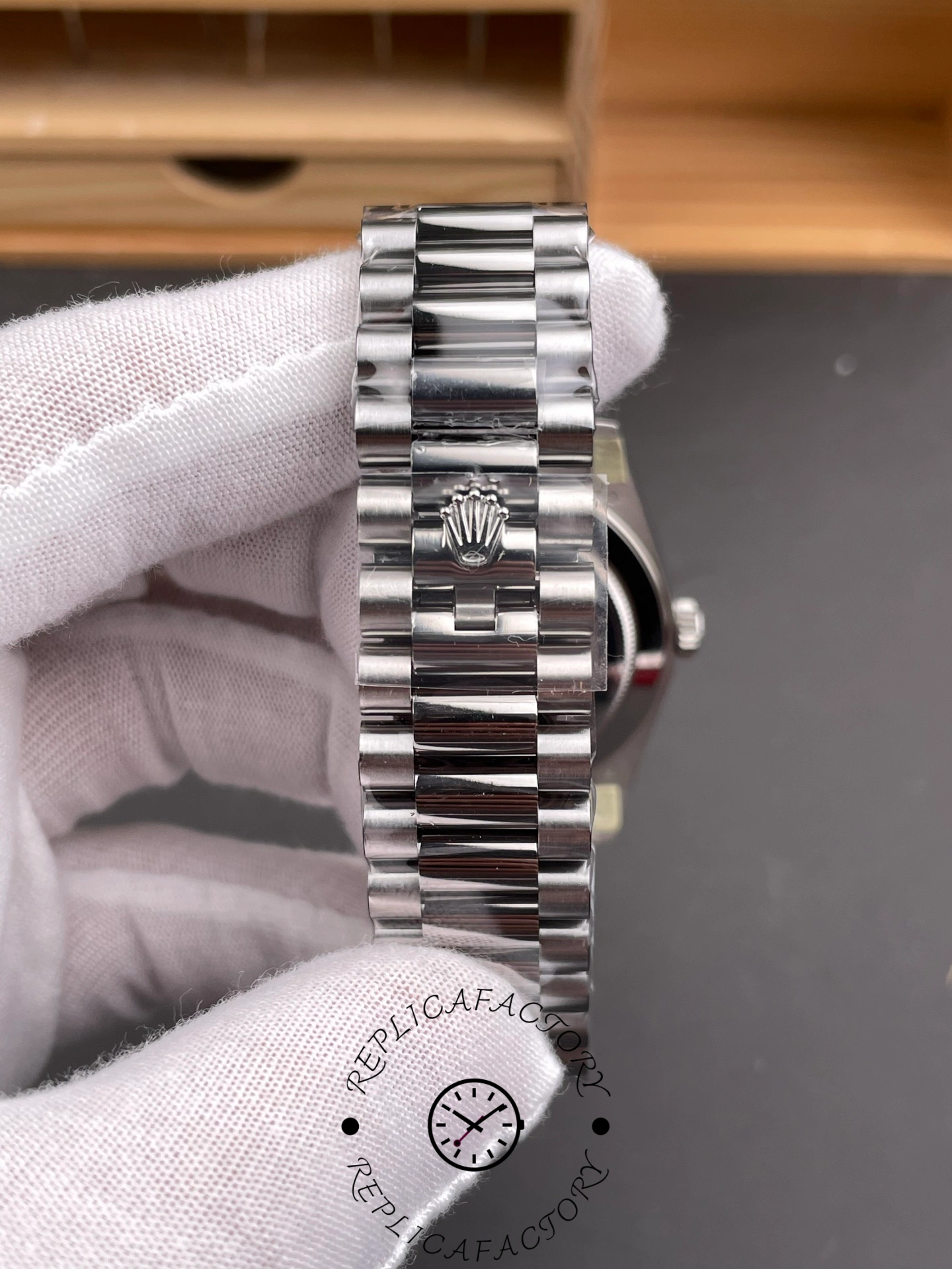 Rolex Day-Date 40 Platinum White Mother of Pearl Dial M228236-0026