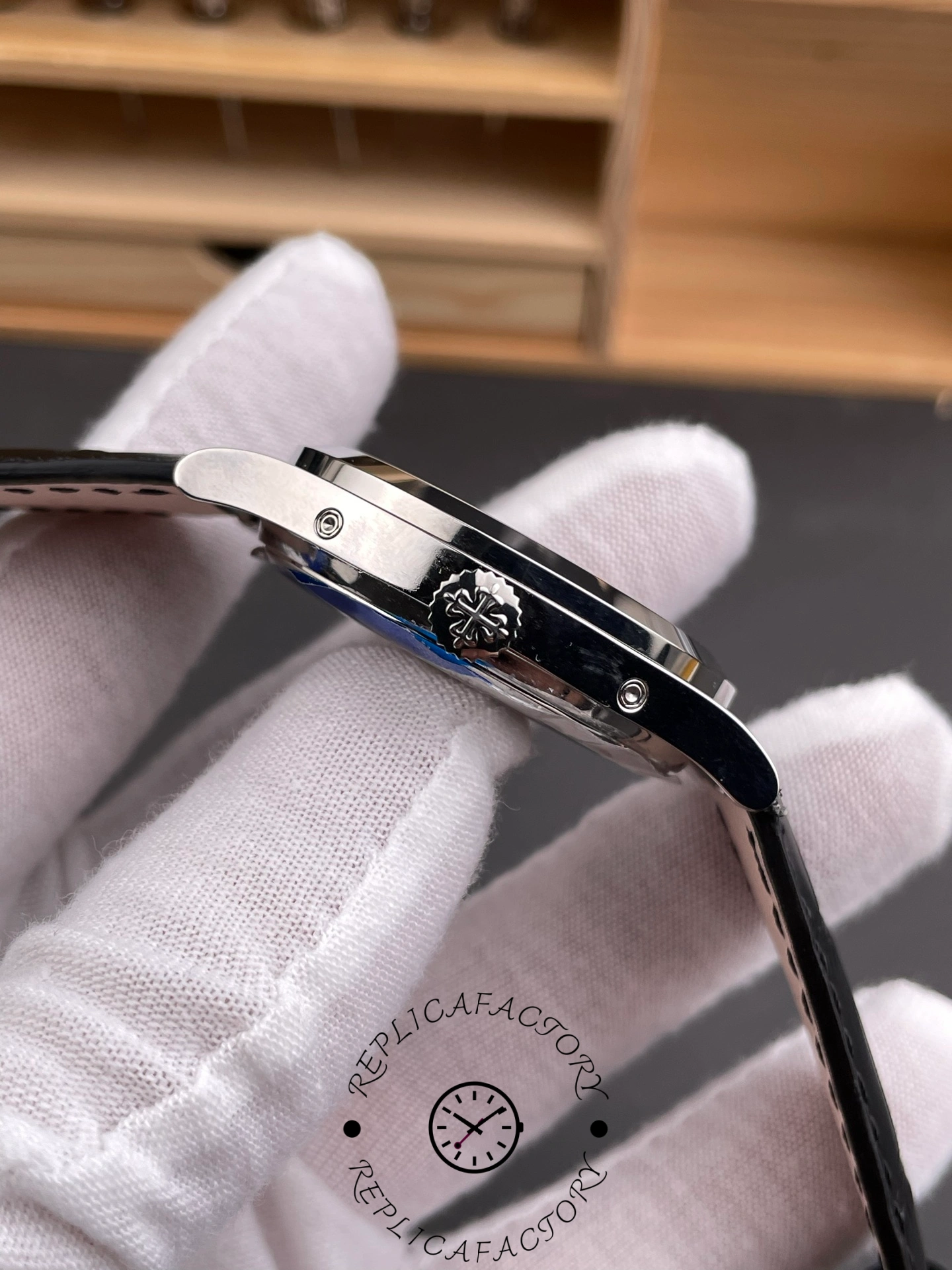 Patek Philippe Complications Annual Calendar 5396G 011
