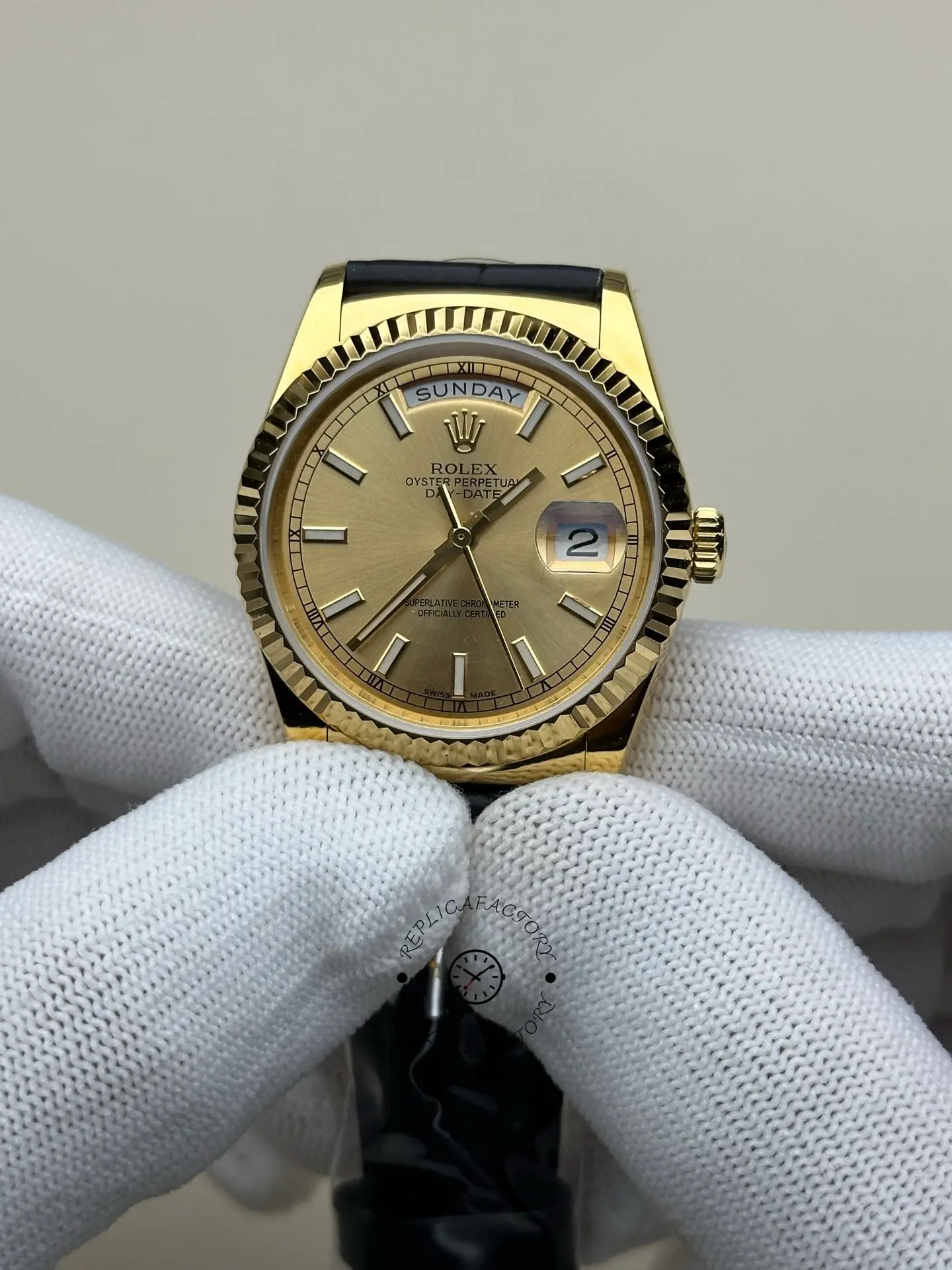 1:1 Clone Rolex Day-Date Champagne Index Dial 36 Leather Strap 118138
