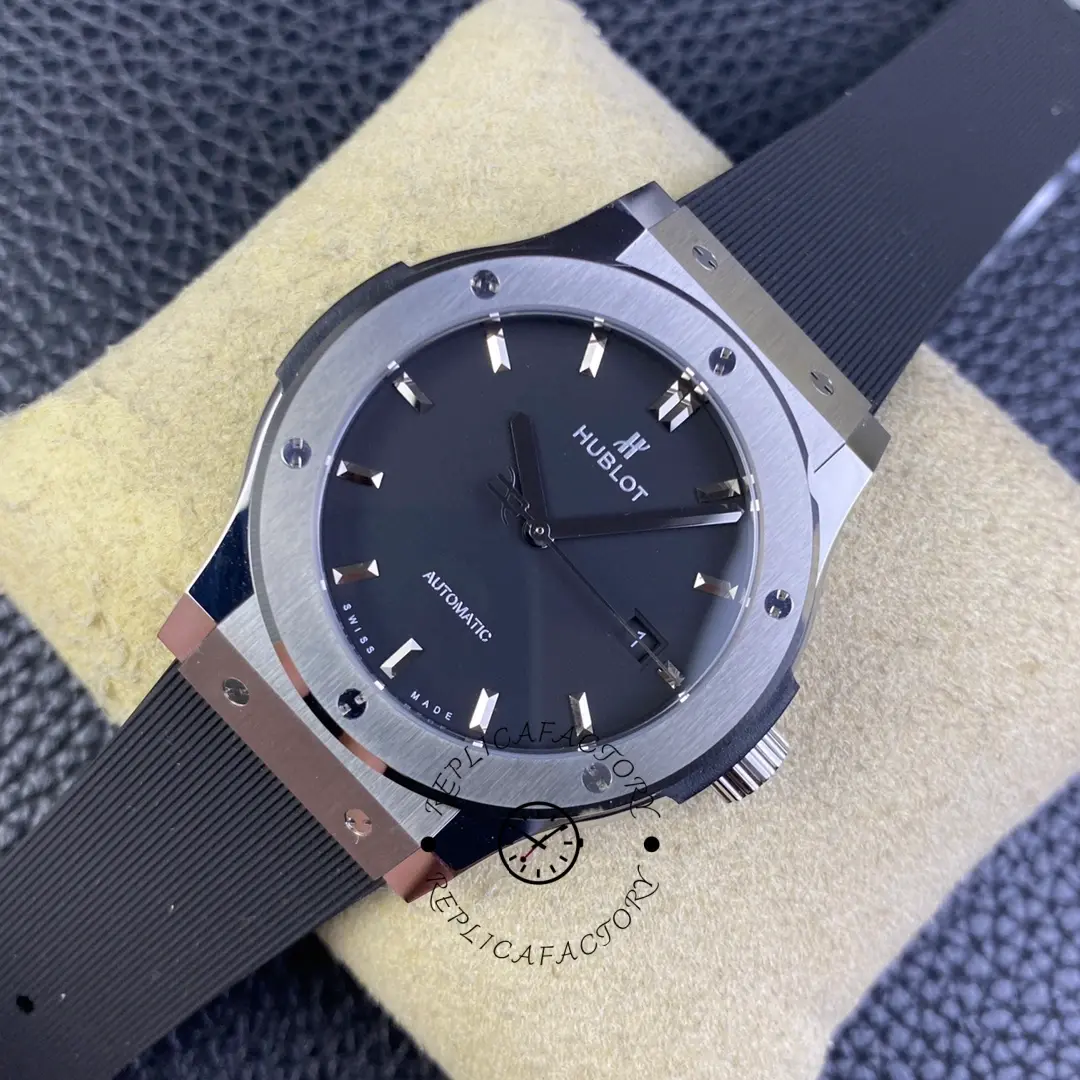 Grey dial Hublot Classic Fusion 511.CO.1181.RX on cushion, close-up of the dial and hands.