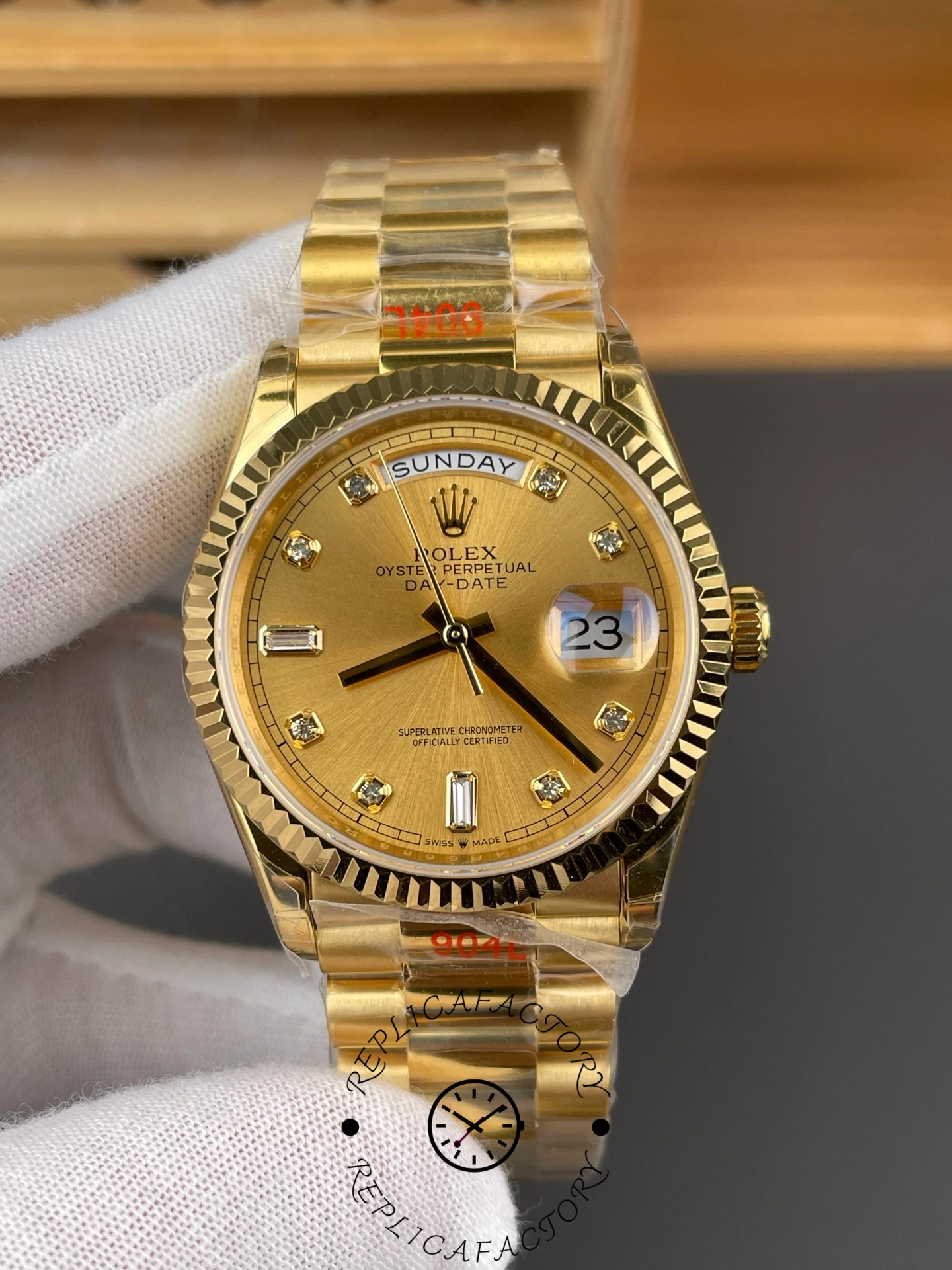 Rolex Day-Date 128238 0008 Fluted Bezel Champagne Diamond Dial 36MM Unisex Replica Watch