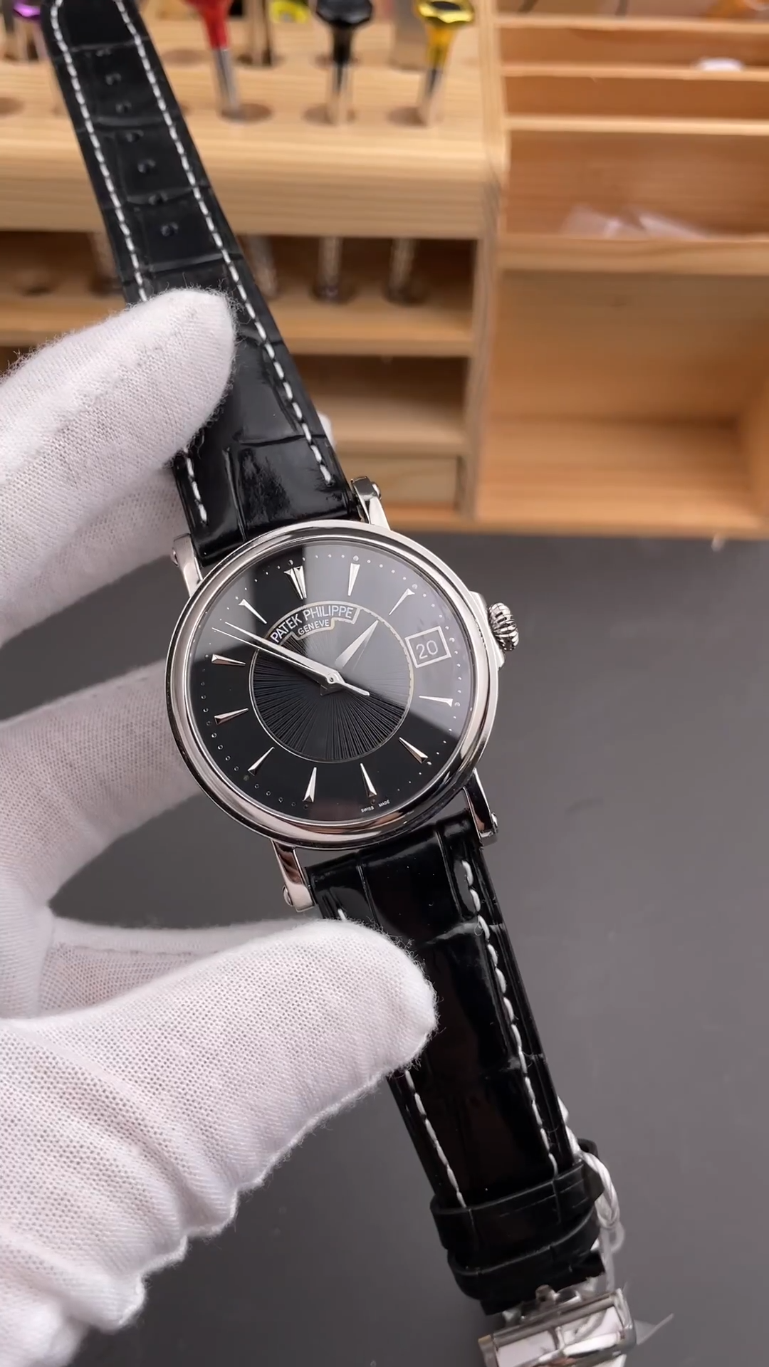 Patek Philippe Calatrava 5153G-001 Date Black Dial 38mm