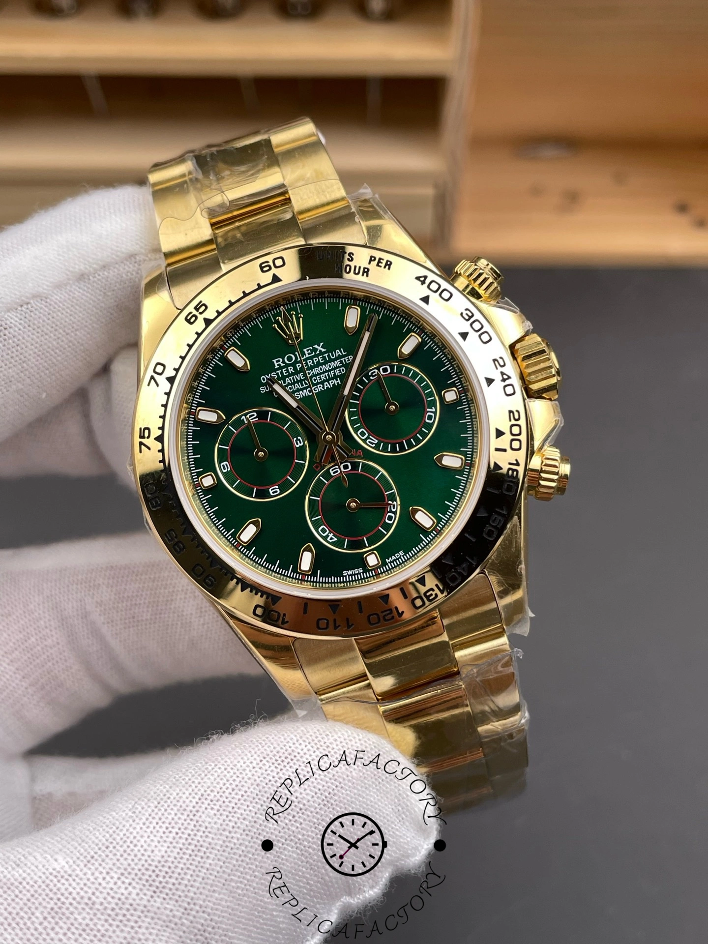 Rolex Daytona 116508 Yellow Gold Green Index Dial 40MM Mens Replica Watch