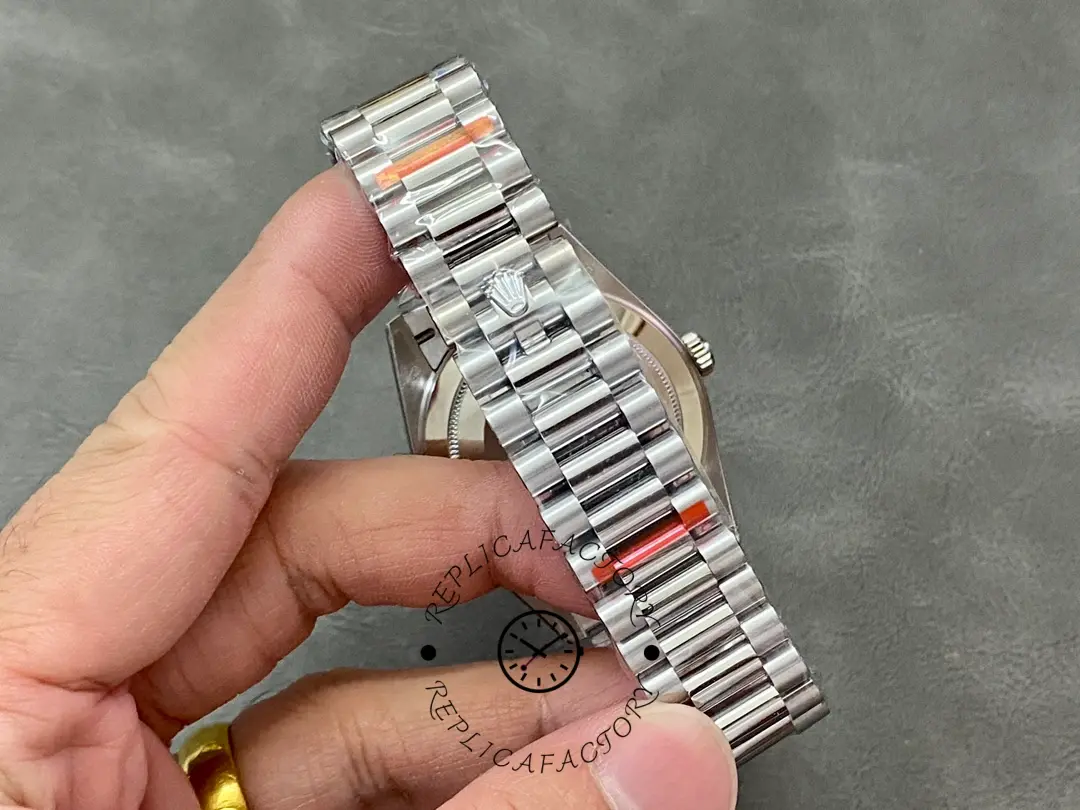 Rolex Day-Date 40mm 228239 0005 Black Diamond Dial Fluted Bezel Mens Replica Watch