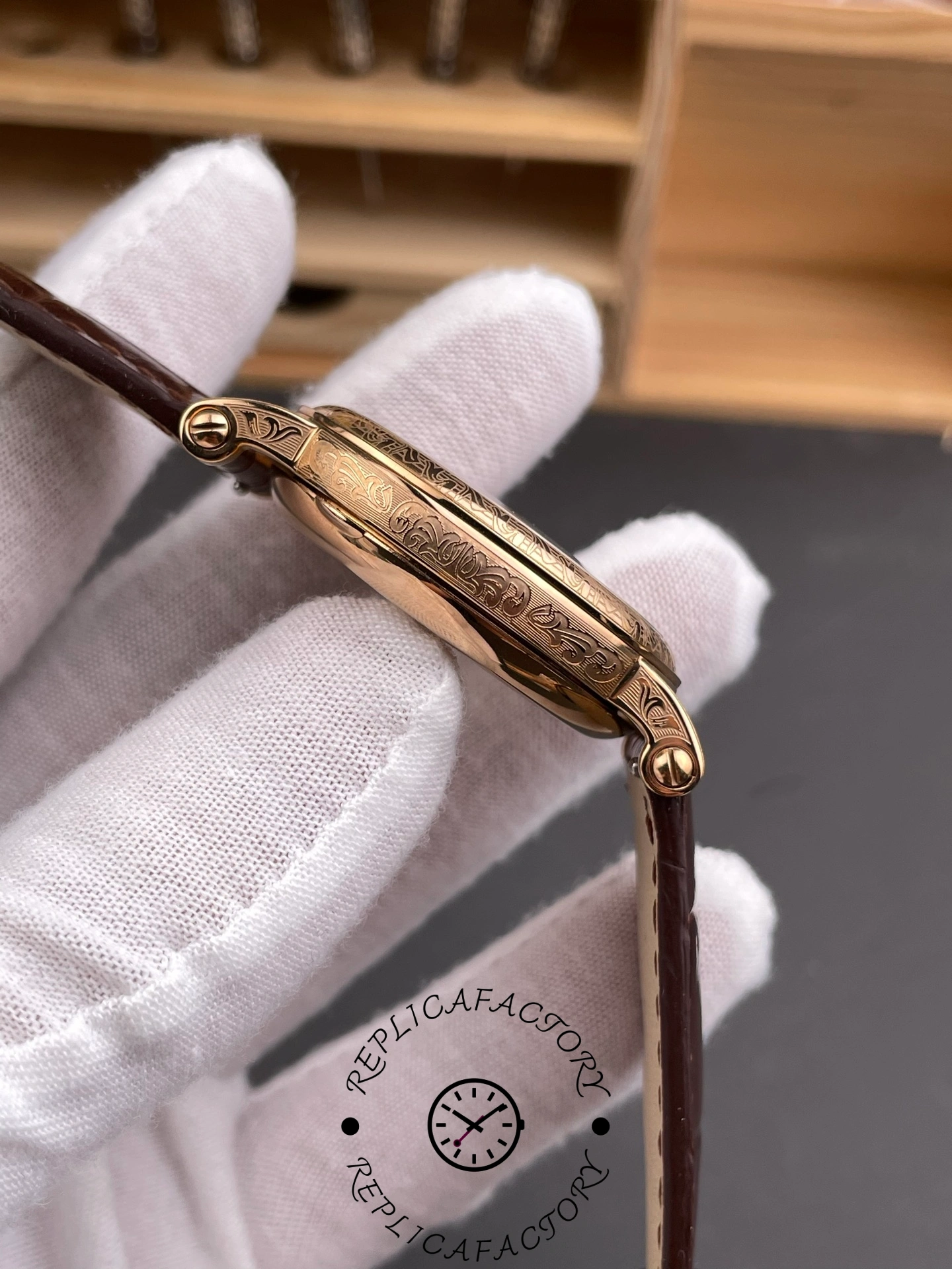 Patek Philippe Calatrava 5153R-001 Date Black Dial 38mm