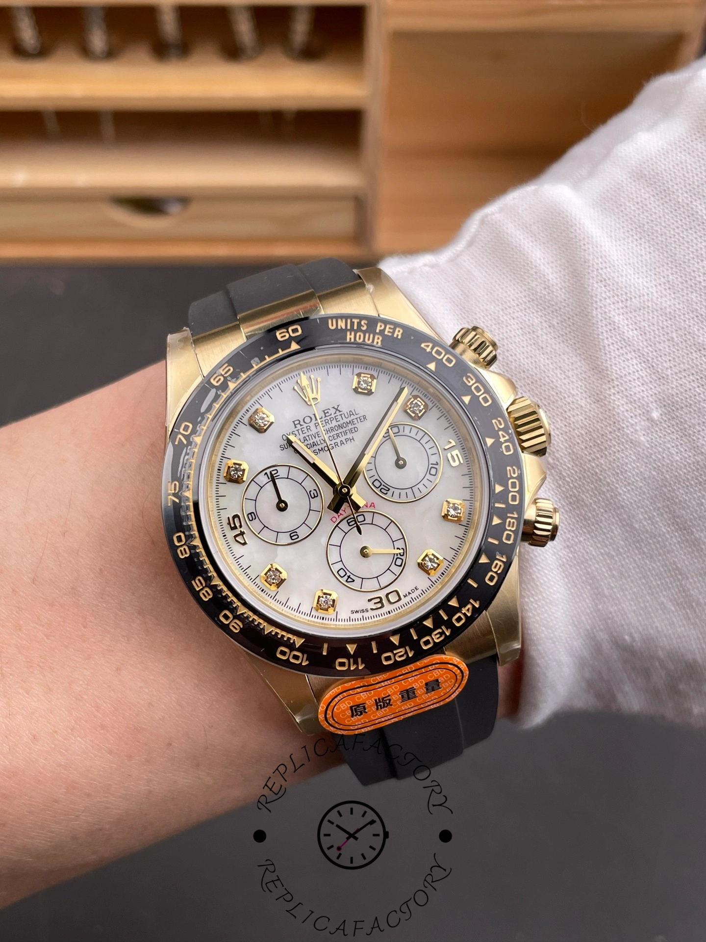 Rolex Daytona 116518LN Rubber Strap MOP Diamond Dial 40mm Mens Replica Watch