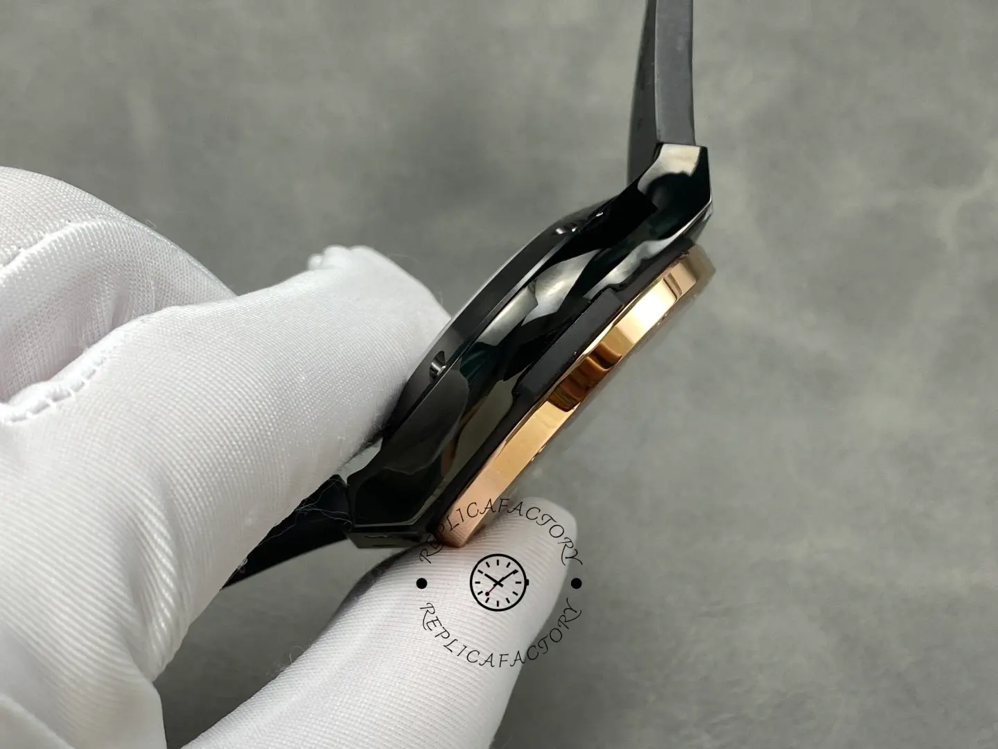 Side angle of Hublot Classic Fusion 521.CO.1781.RX showing pushers, crown guards and case profile.