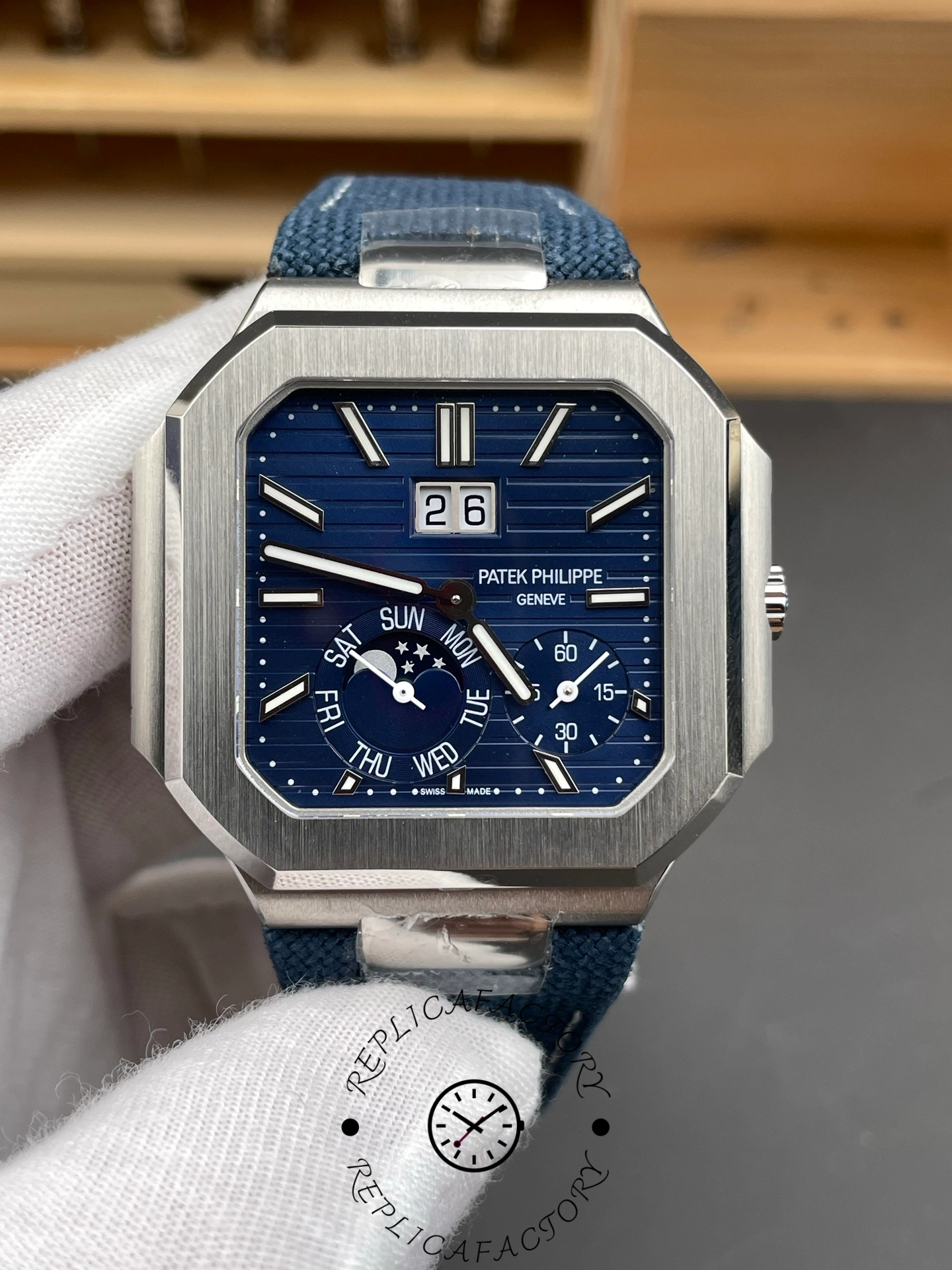 Patek Philippe Cubitus Platinum 5822P 001