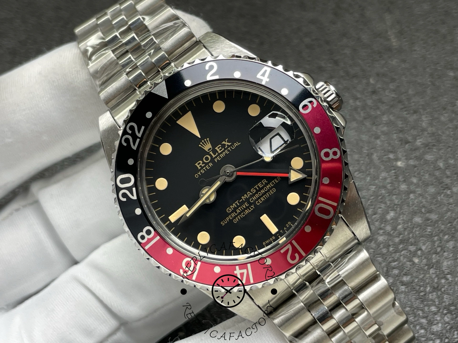 Rolex GMT-Master II Fat Lady Coke 16760 40mm Red Black Bezel