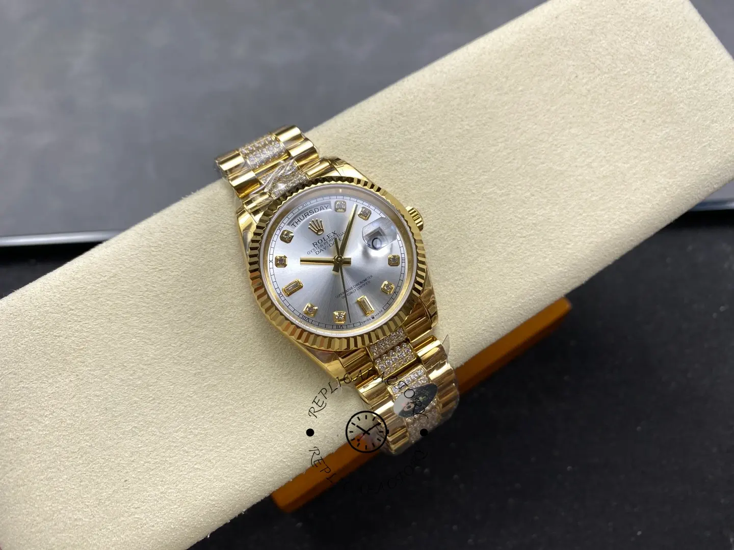 Rolex Day-Date 36 Silver Dial Automatic Men's Watch Replica 128238