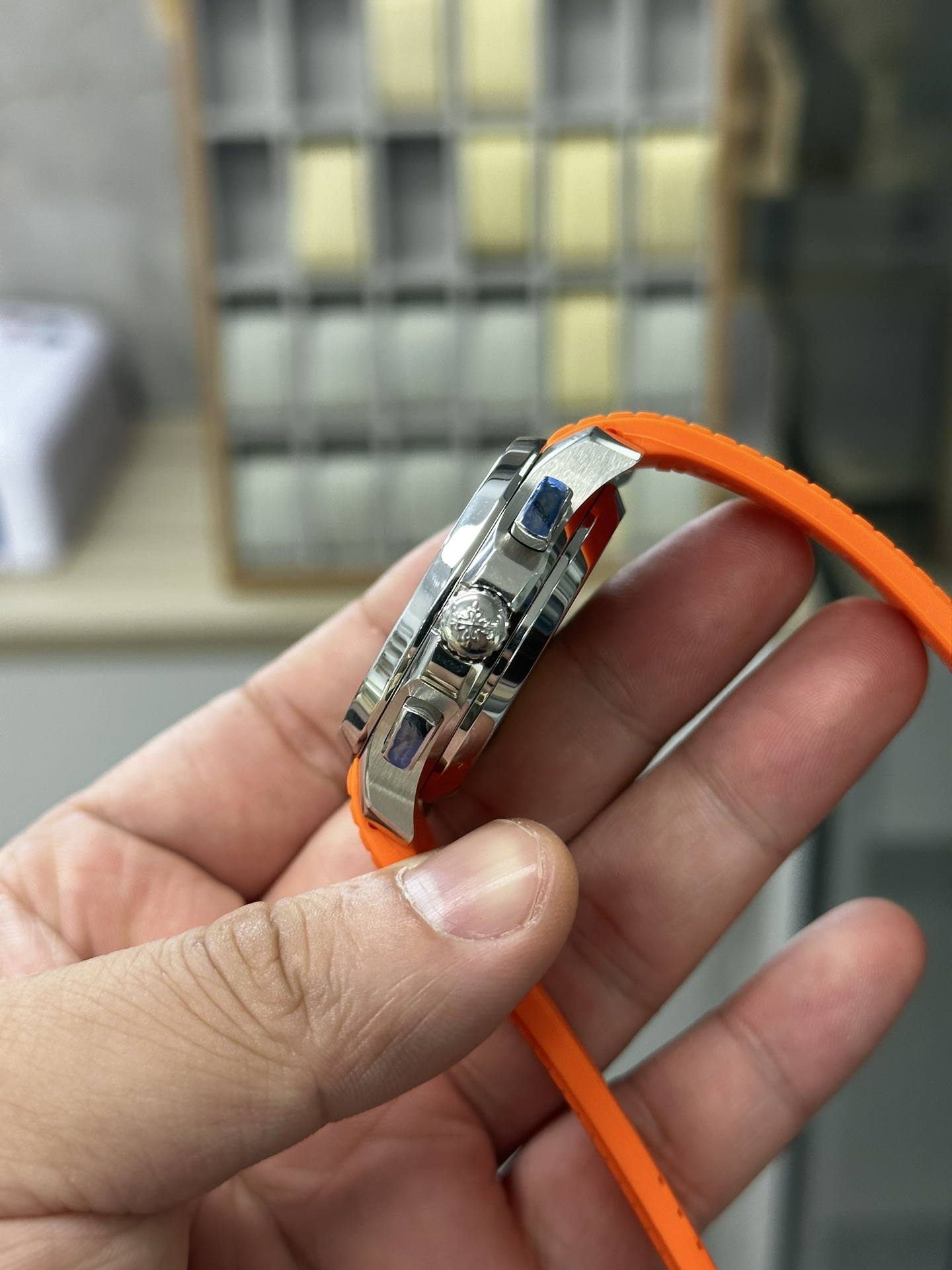 Replica Patek Philippe Aquanaut 5968A 001 Chronograph Orange Rubber 42mm - WatchesReplica.is