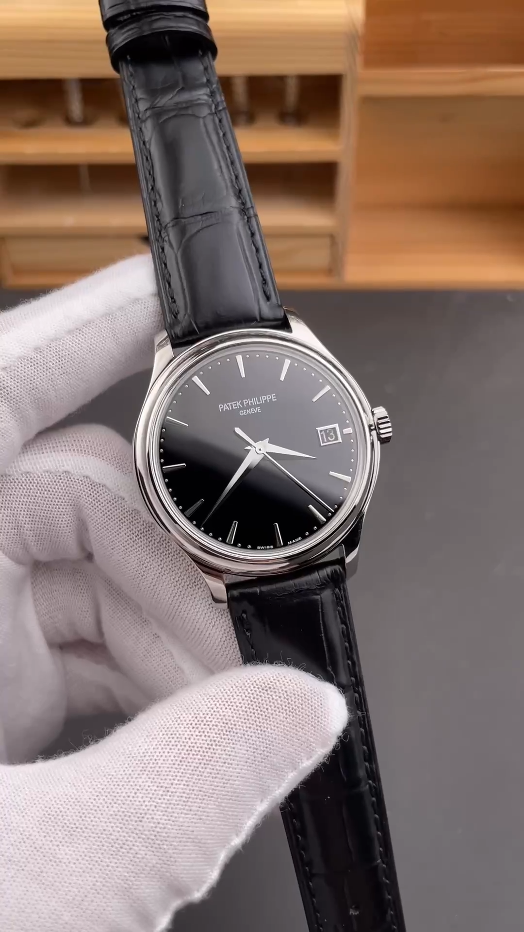 Patek Philippe Calatrava 5227G-010 39MM